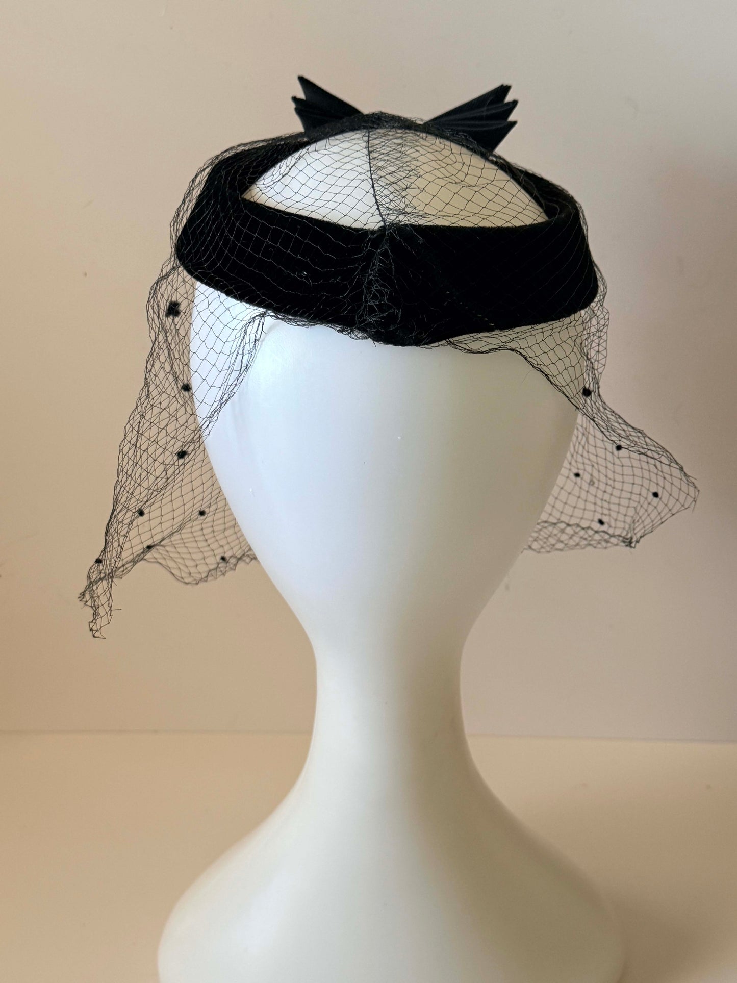 Vintage Black Velvet Veiled Halo Hat, Birdcage Veil Fascinator, Polka Dot Veil Headpiece, Cocktail Hat, Alternative Bridal Halo