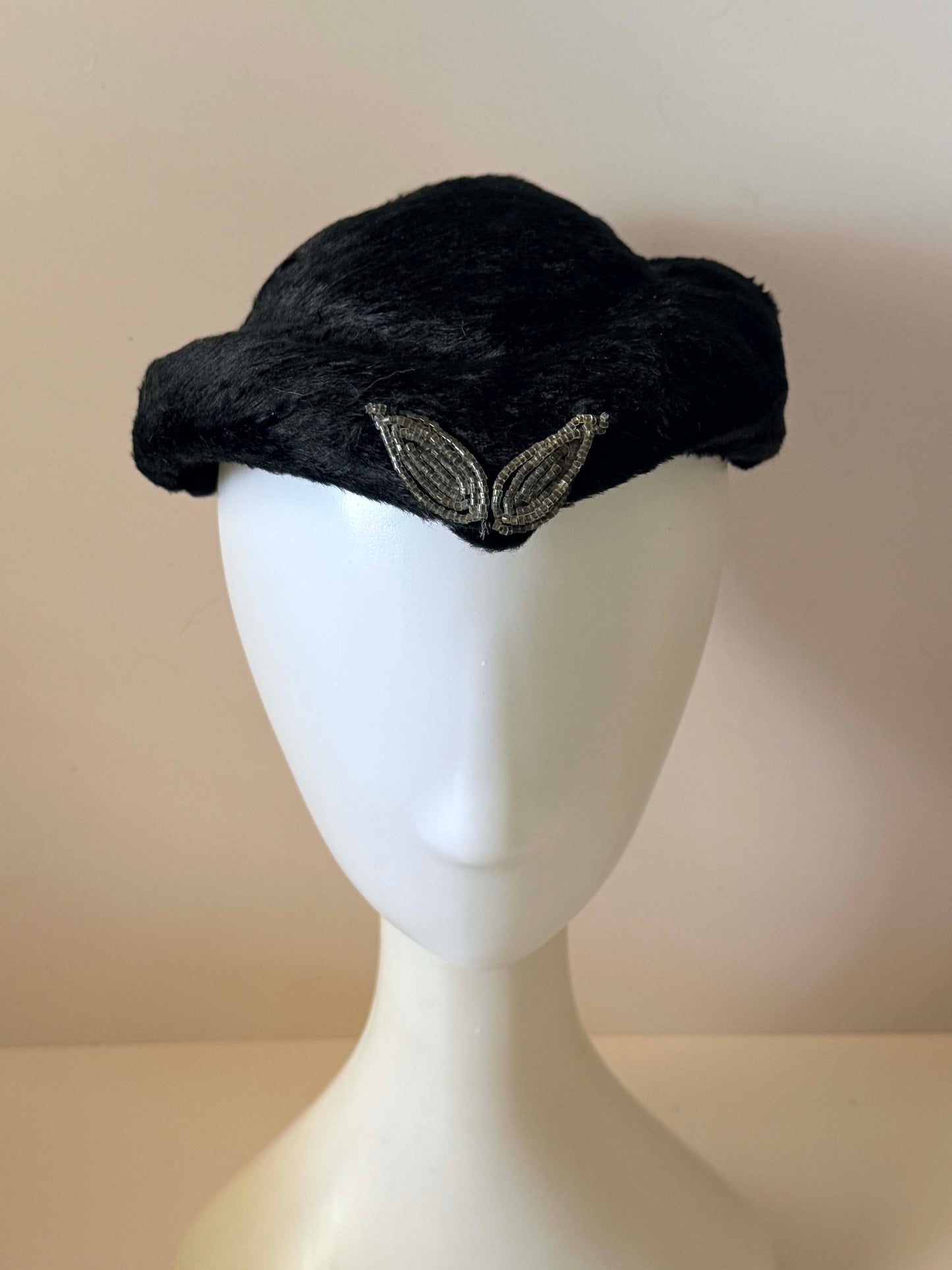Vintage Black Fur Felt Pillbox Hat, Beaded Cocktail Hat, Mid Century Fur Hat, 1950s Black Fascinator, Classic Evening Hat