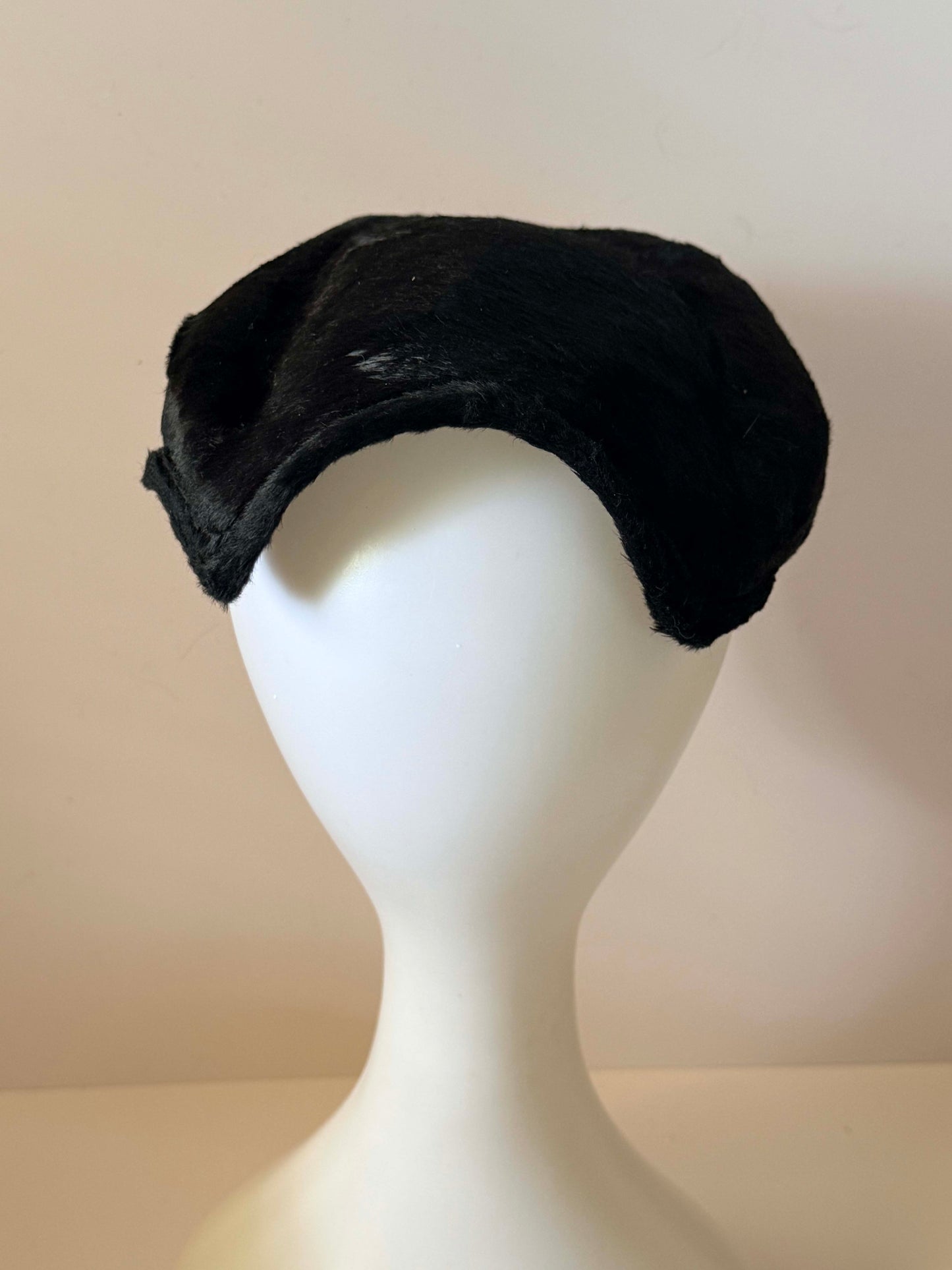 Vintage Black Fur Felt Pillbox Hat, Beaded Cocktail Hat, Mid Century Fur Hat, 1950s Black Fascinator, Classic Evening Hat