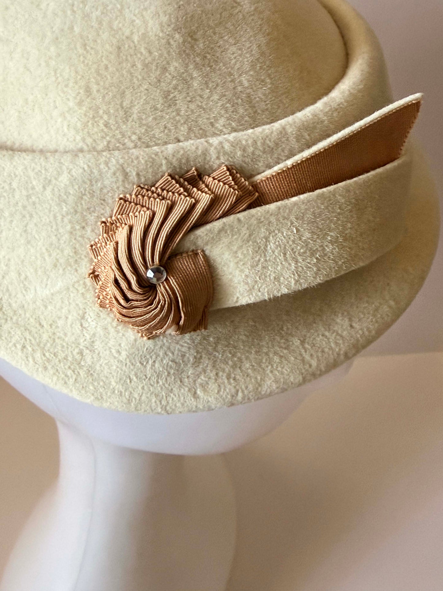 Vintage Dolphin Imported Fur Pillbox Hat | Ivory Fur Felt Toque Hat | 1950s Winter Millinery | Cream Cocktail Hat | Mid Century Designer Hat
