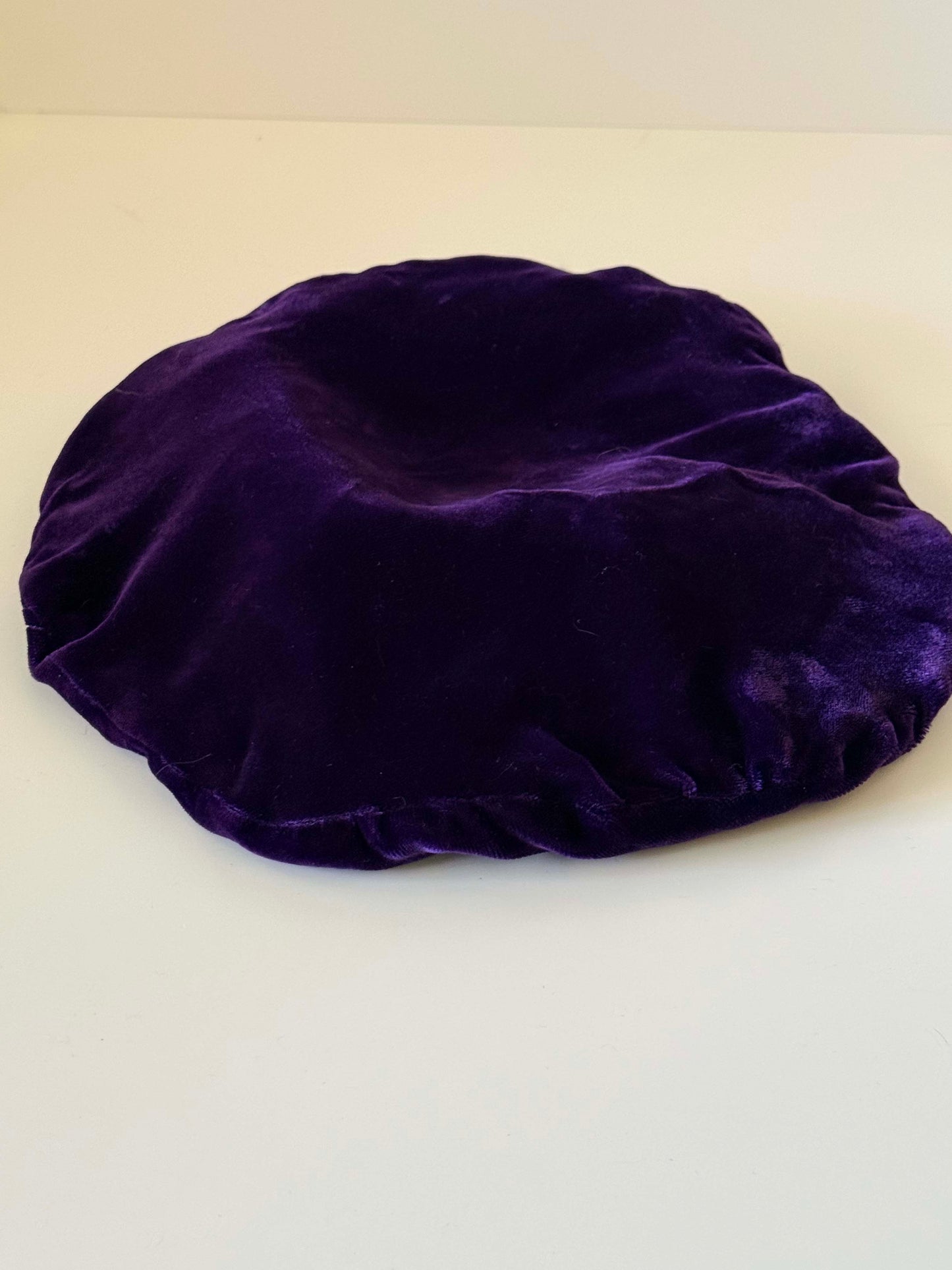 Vintage Purple Velvet Beret Hat, Rich Plum Velvet Tam, Classic French Style Beret, 1960s 1970s Fashion Hat, Elegant Velvet Cap