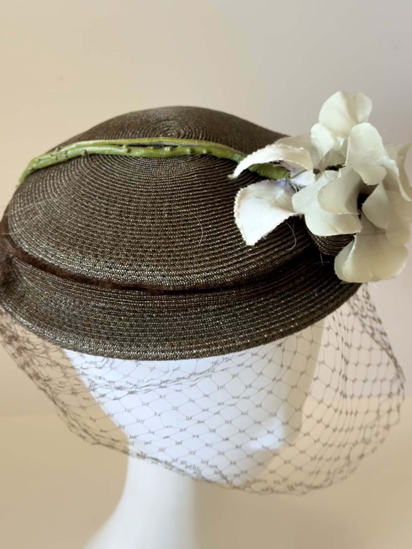 Vintage Evelyn Varon Modes Veiled Pillbox Hat, Brown Straw Cocktail Hat, White Floral Fascinator, 1960s Designer Millinery, Wedding Guest Hat