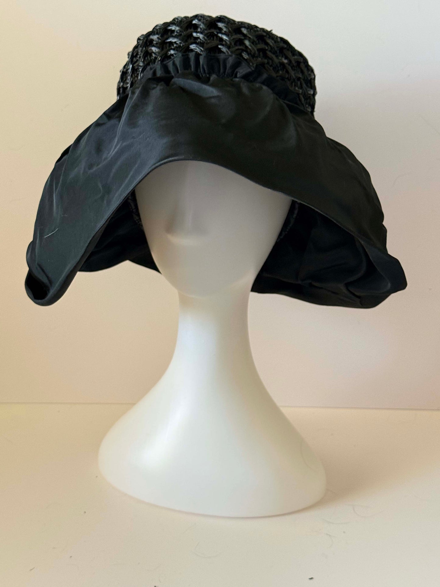 Vintage Black Raffia Crown Hat, Wide Satin Brim Hat, Dramatic Statement Hat, Avant Garde Millinery, Kentucky Derby Hat, Audrey Hepburn Fashion Hat