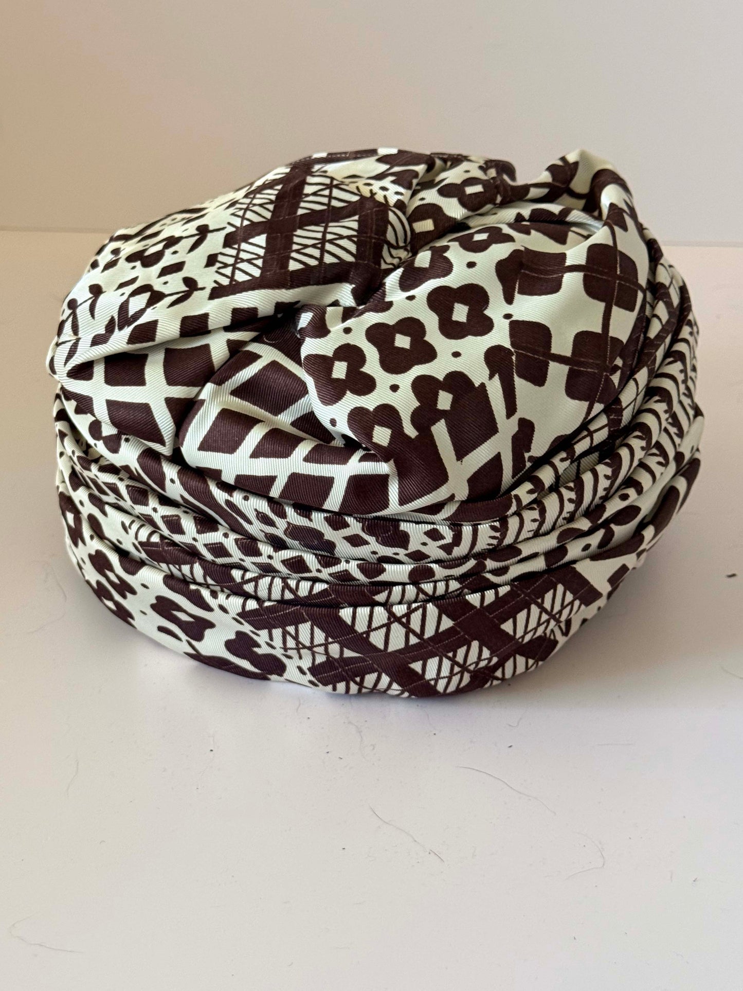 Vintage Gage Turban Hat, Brown and Cream Print Turban, Mod Turban Hat, 1960s Turban, Retro Headwrap Hat, Vintage Fashion Hat