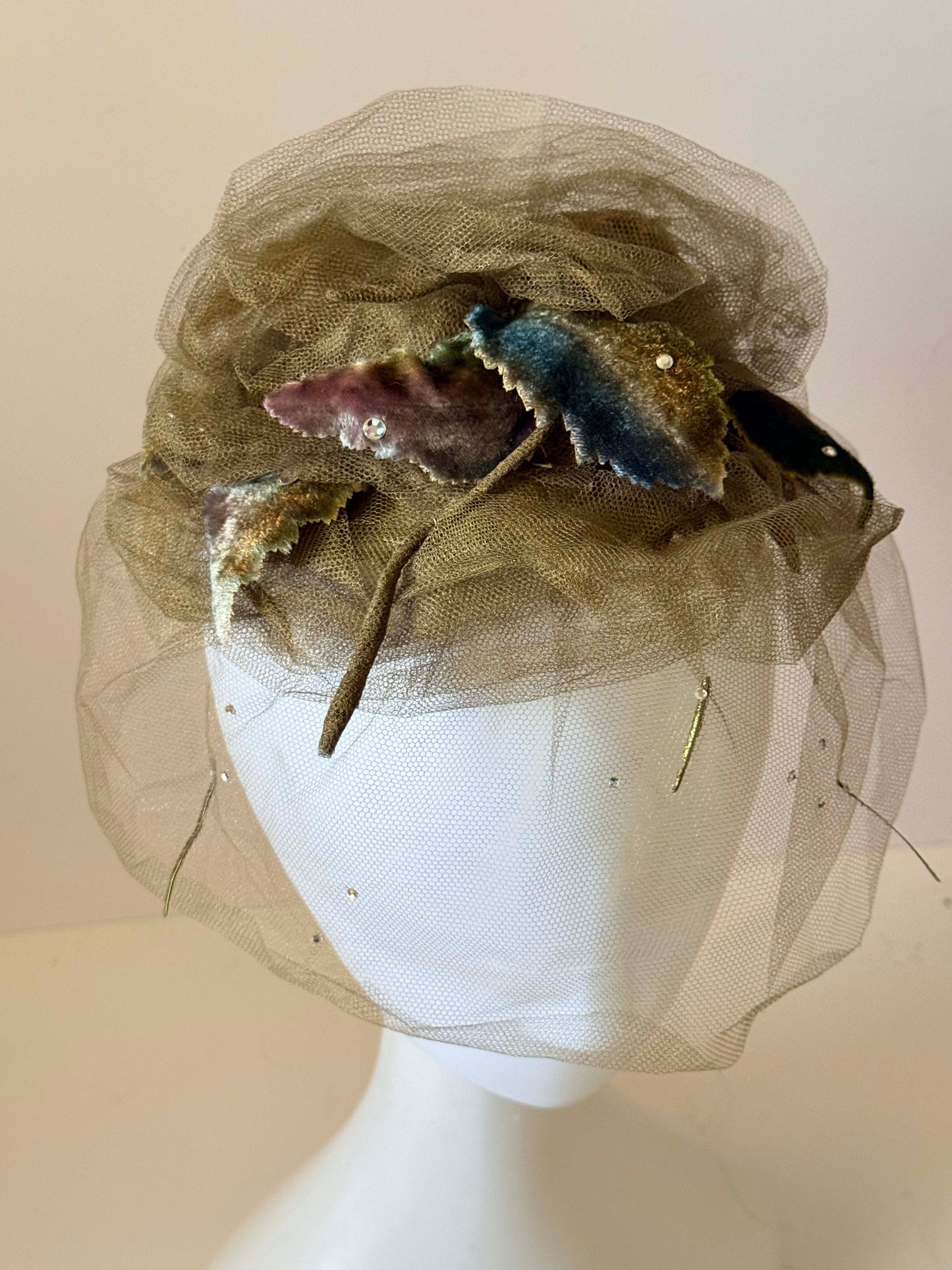 Vintage Crescent Spokane Veiled Fascinator Hat, Brown Tulle Cocktail Hat, Velvet Leaf Fascinator, 1950s Woodland Veil Hat, Rhinestone Millinery