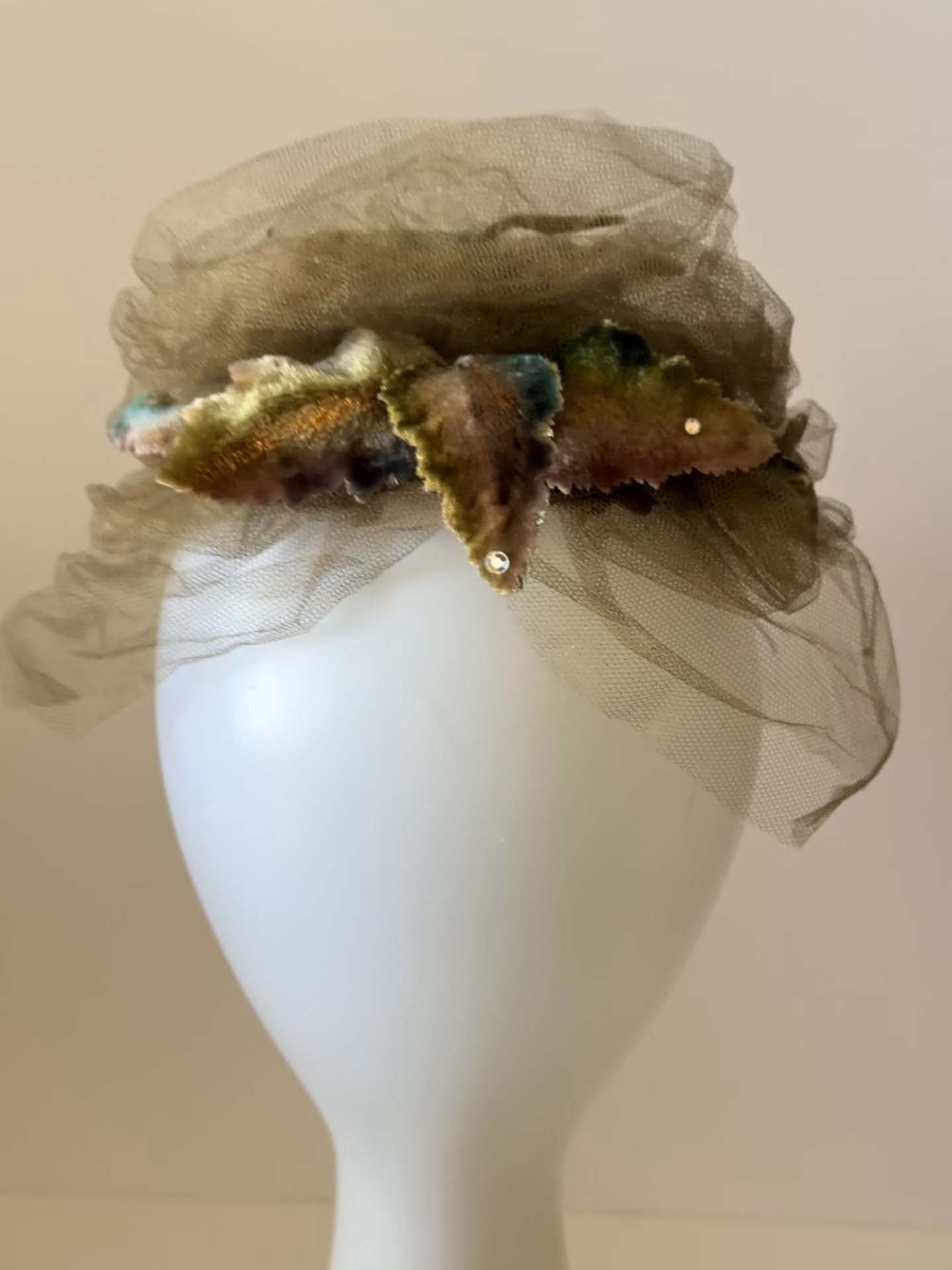Vintage Crescent Spokane Veiled Fascinator Hat, Brown Tulle Cocktail Hat, Velvet Leaf Fascinator, 1950s Woodland Veil Hat, Rhinestone Millinery