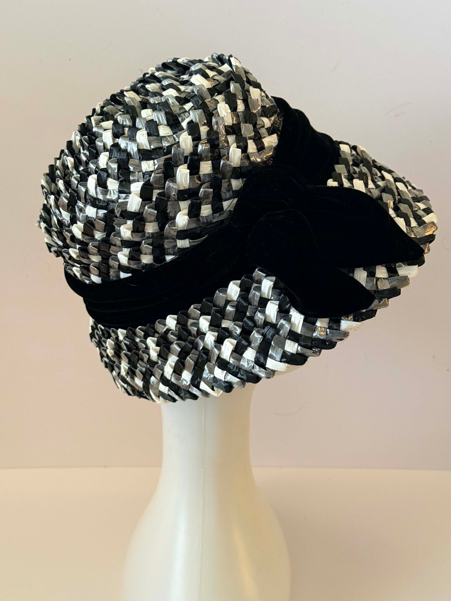 Vintage Roberta Bernays Black & White Raffia Hat | 1960s Mod Cloche Bucket Hat | Velvet Ribbon Bow Hat | Kentucky Derby Hat