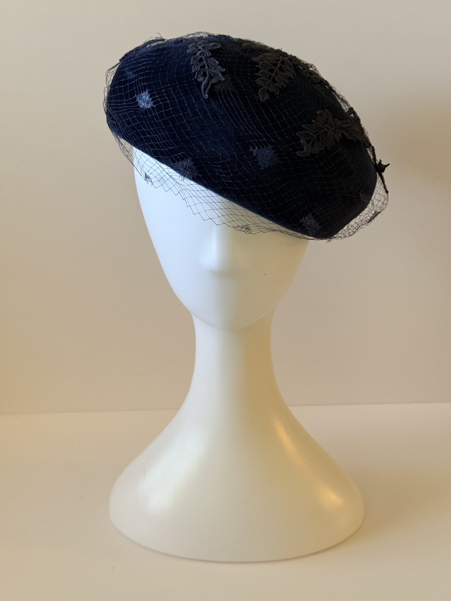 Vintage Wool Angora Beret with Lace Appliqués and Net Veil – Classic Elegant Hat
