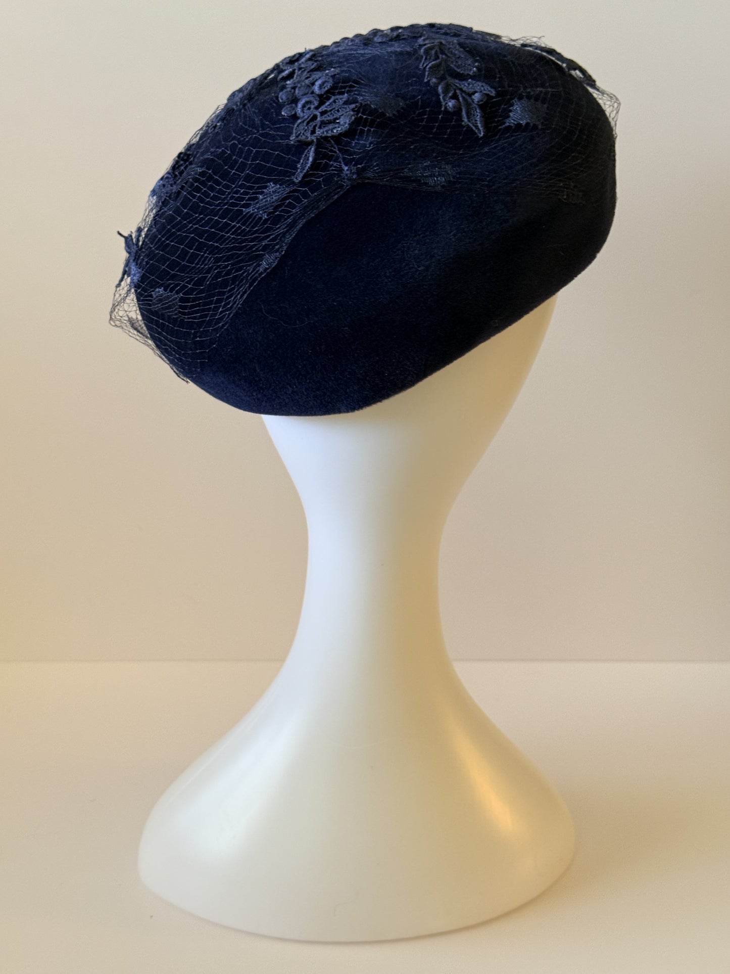 Vintage Wool Angora Beret with Lace Appliqués and Net Veil – Classic Elegant Hat