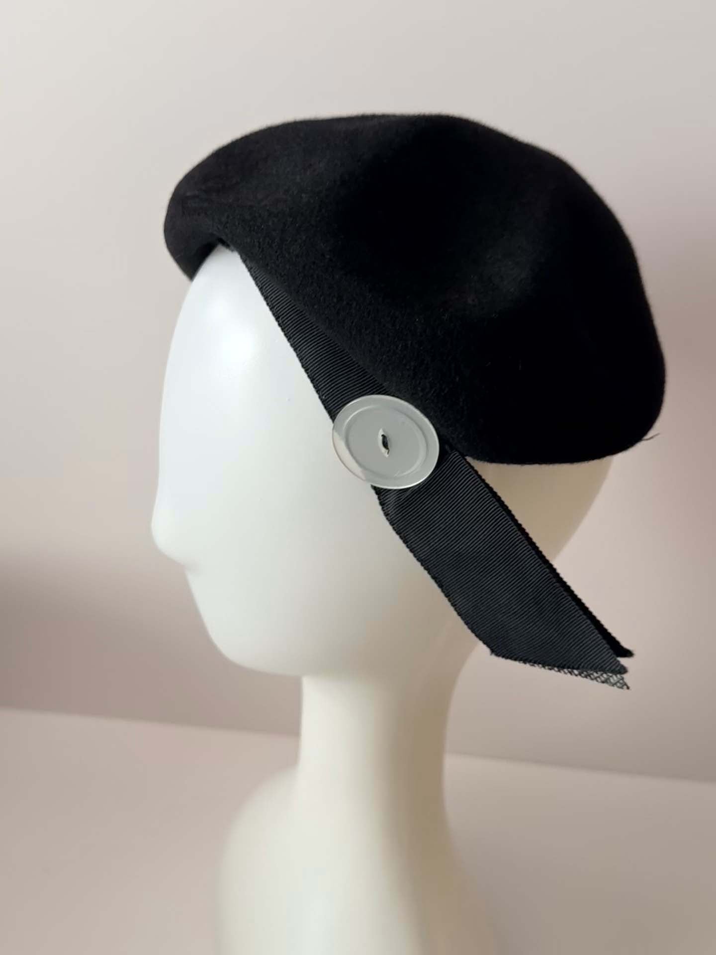 Vintage Black Wool Beret Hat | Finley New York Hat | 1960s Mod Beret | Black Felt Hat | French Style Beret | Designer Vintage Millinery