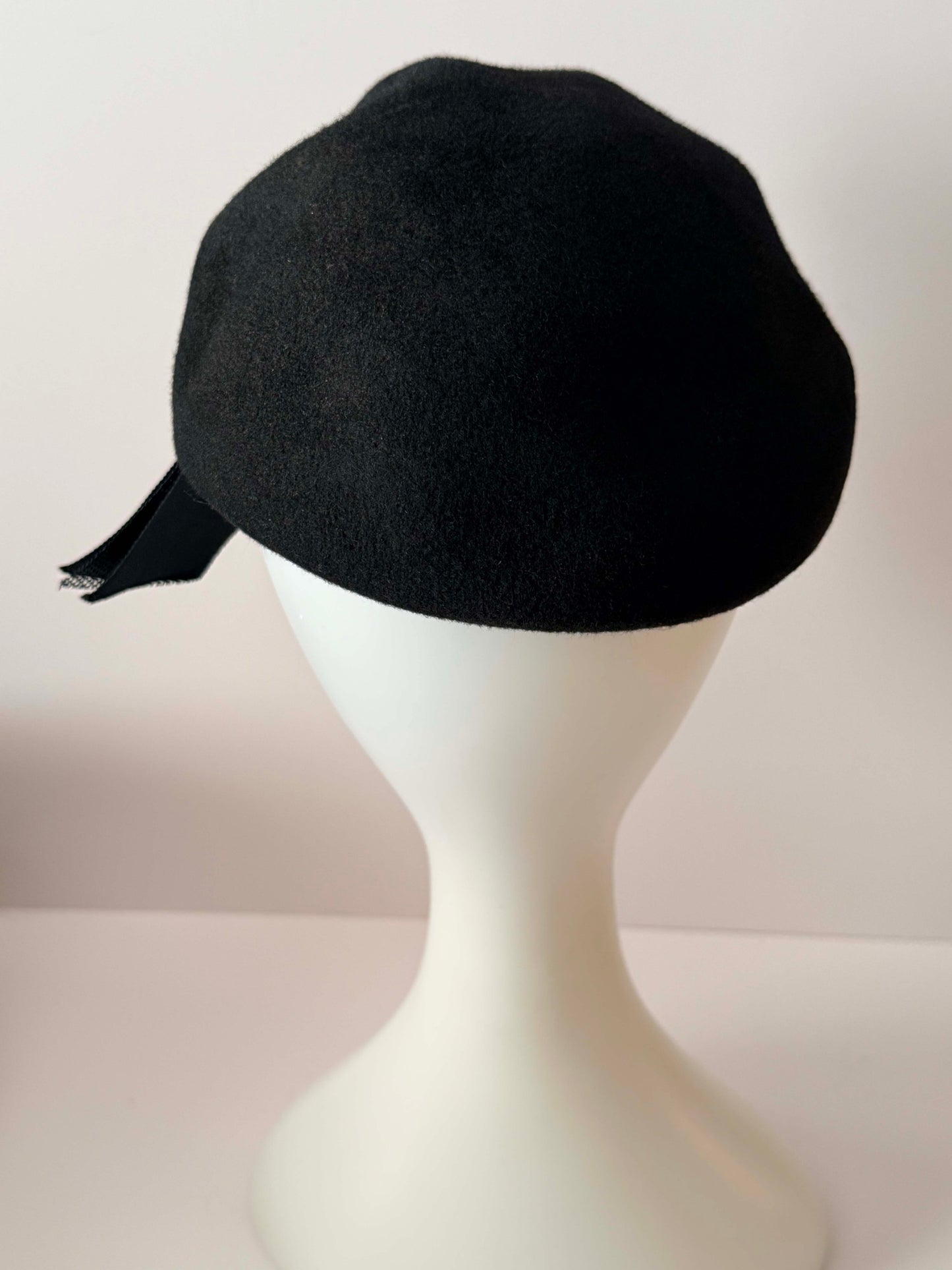 Vintage Black Wool Beret Hat | Finley New York Hat | 1960s Mod Beret | Black Felt Hat | French Style Beret | Designer Vintage Millinery