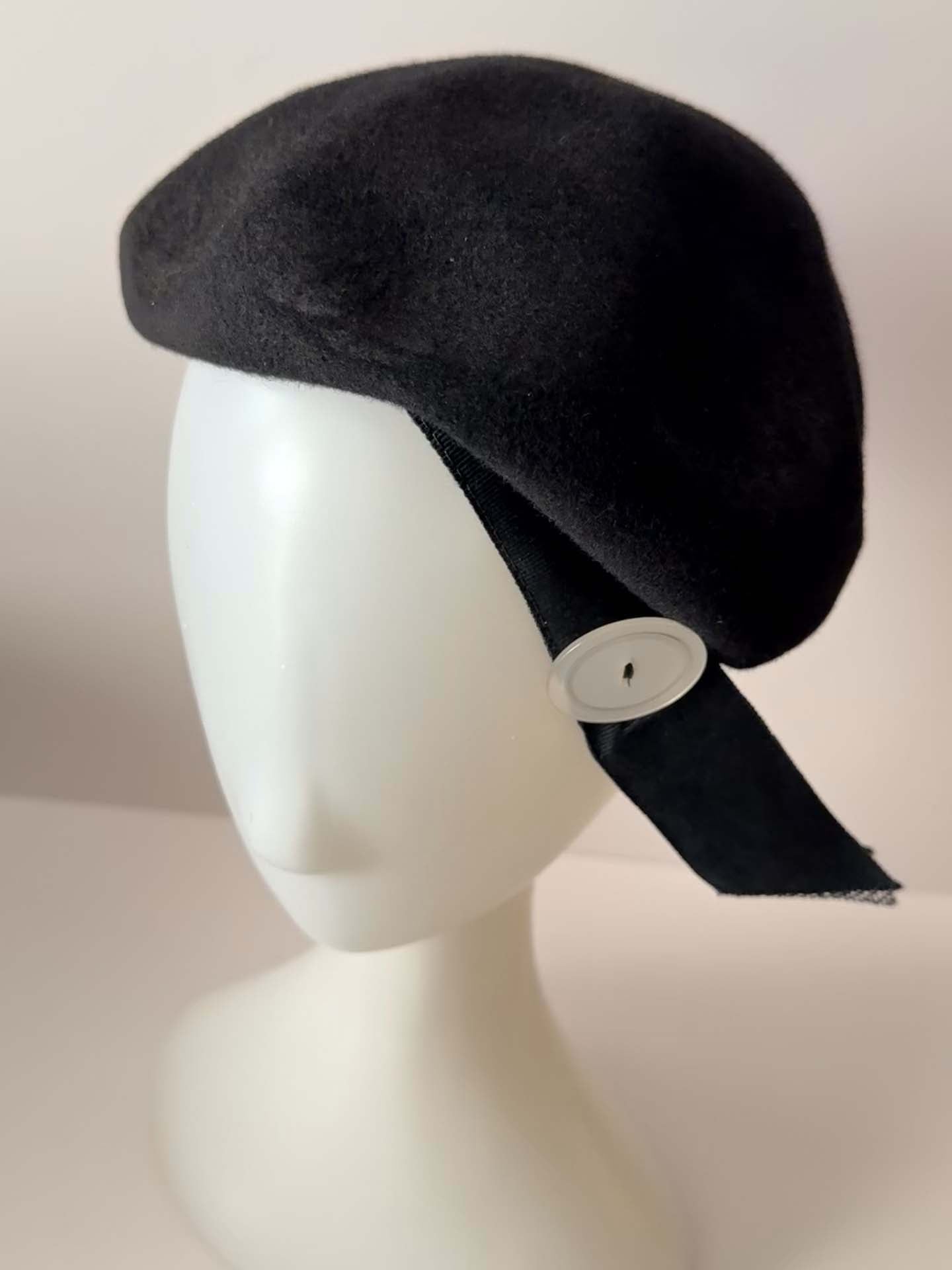 Vintage Black Wool Beret Hat | Finley New York Hat | 1960s Mod Beret | Black Felt Hat | French Style Beret | Designer Vintage Millinery