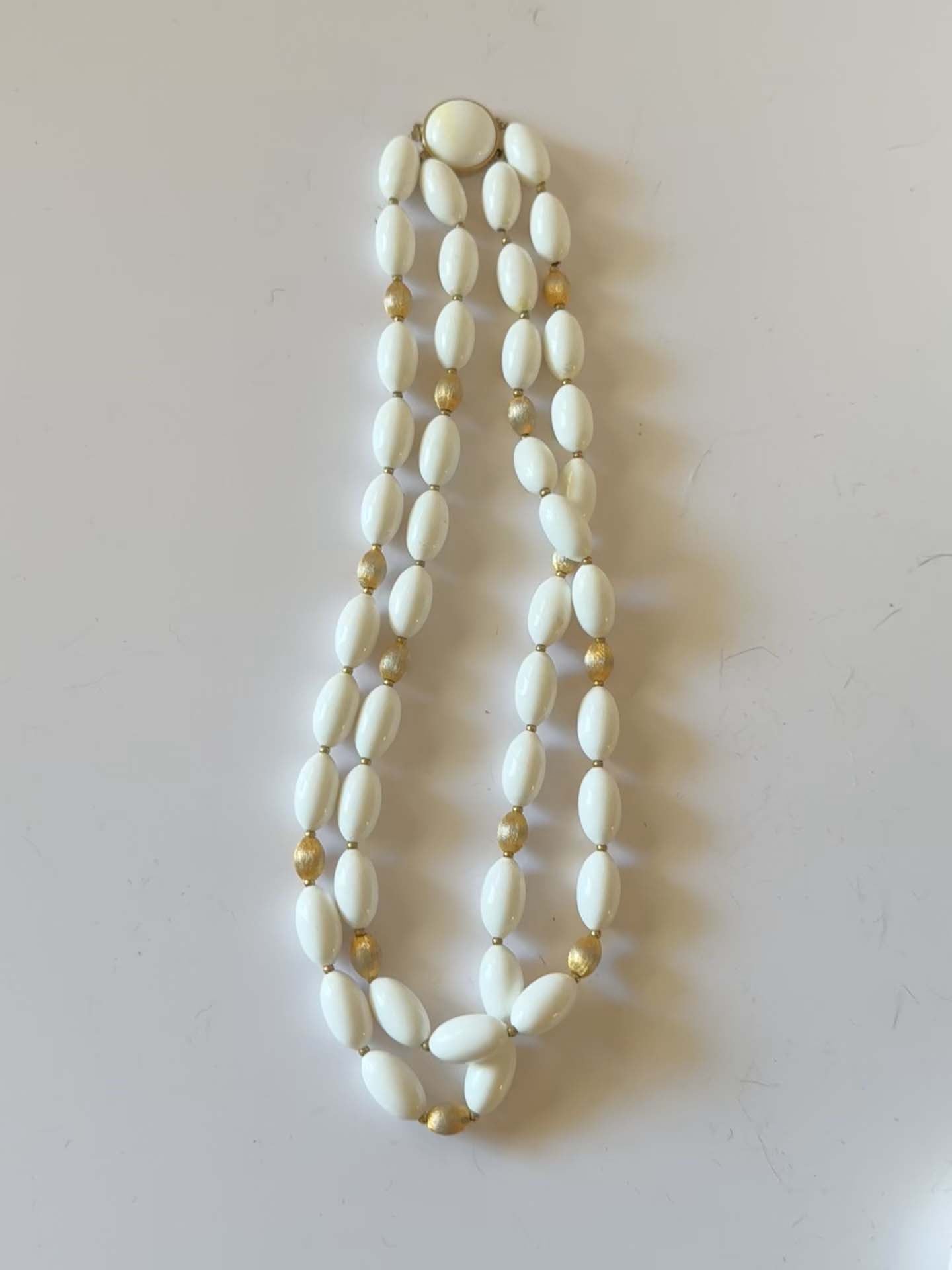 Vintage White Beaded Necklace Set | Two Layered Retro Necklaces | Mid Century Costume Jewelry | Ivory White Bead Necklace Collection