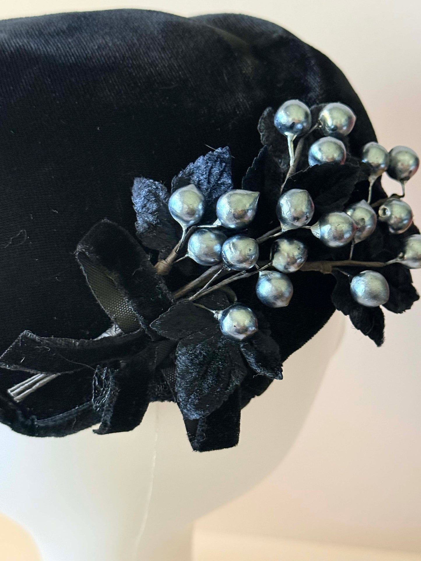 Vintage Black Velvet Pillbox Hat with Silver Berry Trim | 1950s Cocktail Hat | Elegant Evening Fascinator | Classic Mid Century Millinery