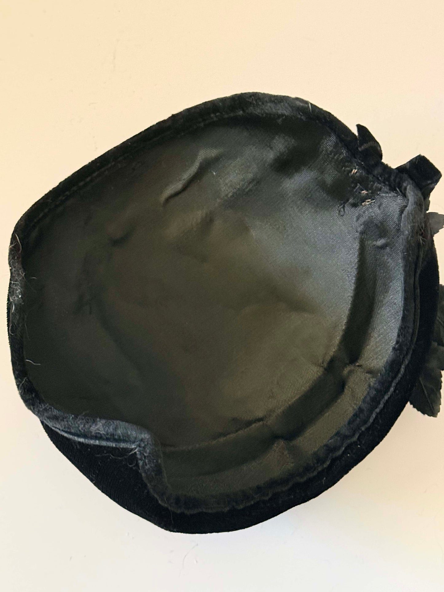 Vintage Black Velvet Pillbox Hat with Silver Berry Trim | 1950s Cocktail Hat | Elegant Evening Fascinator | Classic Mid Century Millinery