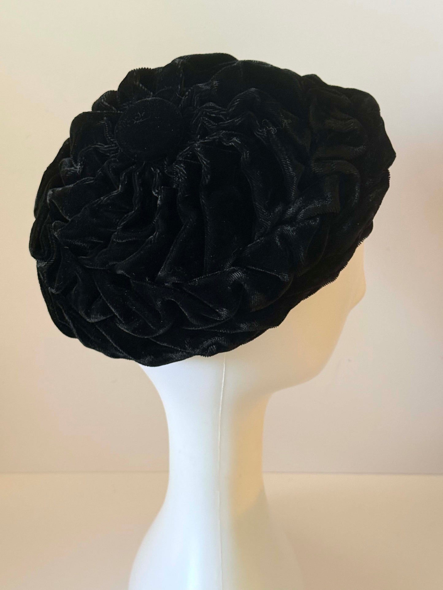 Vintage Black Velvet Beret Hat | 1950s Woven Velvet Tam | Sculptural Ribbon Beret | Mid Century Cocktail Hat | Old Hollywood Style