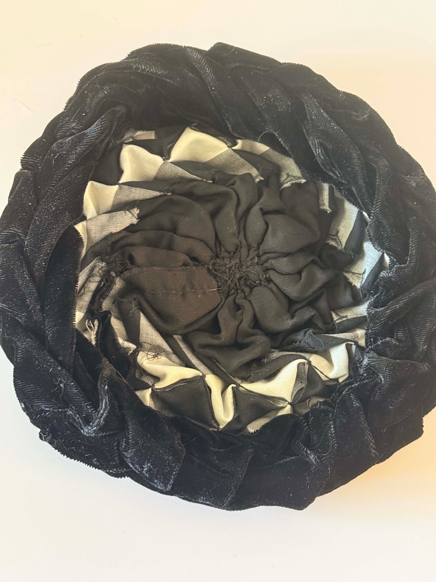 Vintage Black Velvet Beret Hat | 1950s Woven Velvet Tam | Sculptural Ribbon Beret | Mid Century Cocktail Hat | Old Hollywood Style