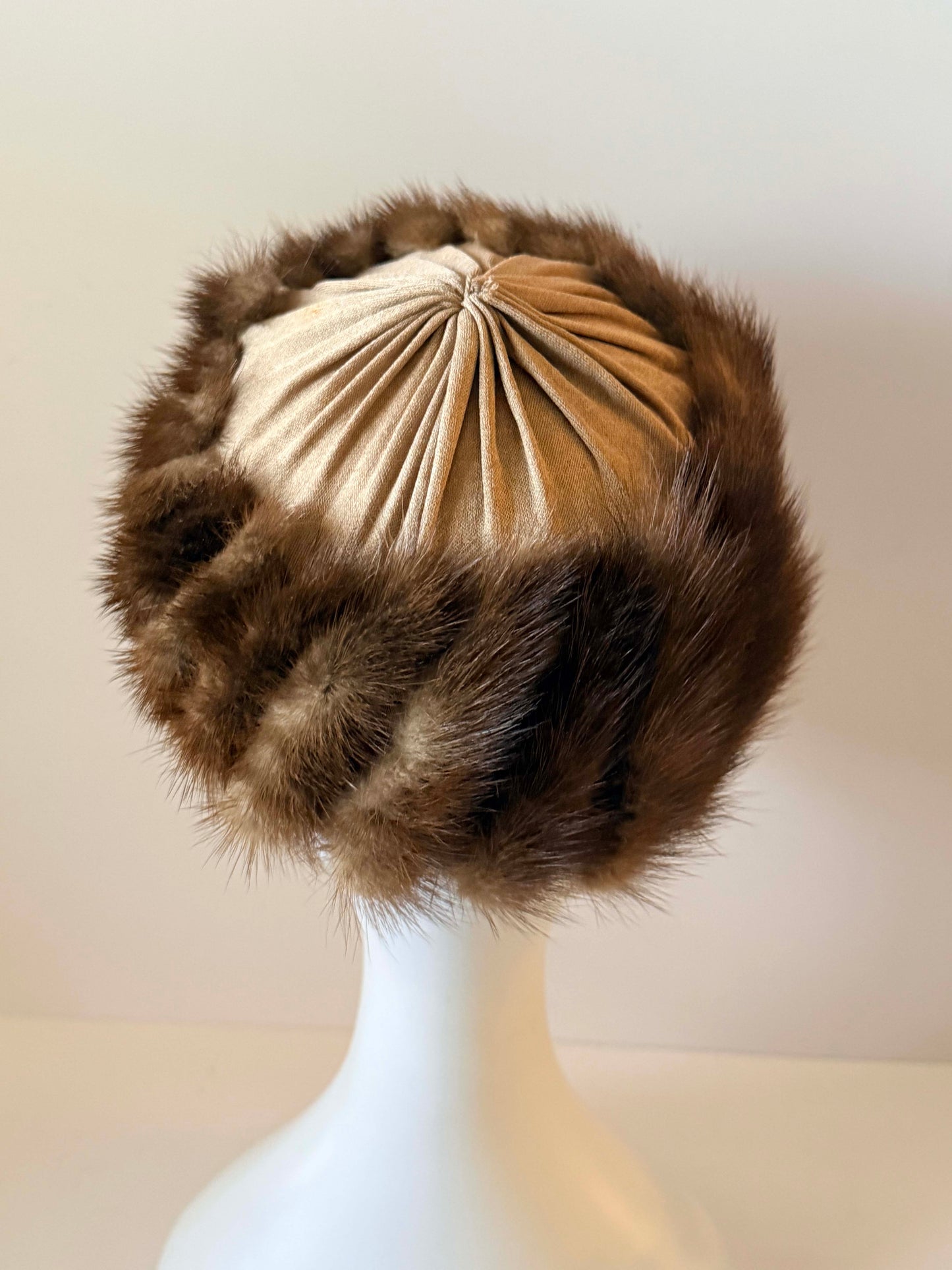 Vintage Mink Fur Pillbox Hat | Champagne Gathered Crown | 1950s Fur Cocktail Hat | Mid Century Winter Hat | Luxury Vintage Millinery