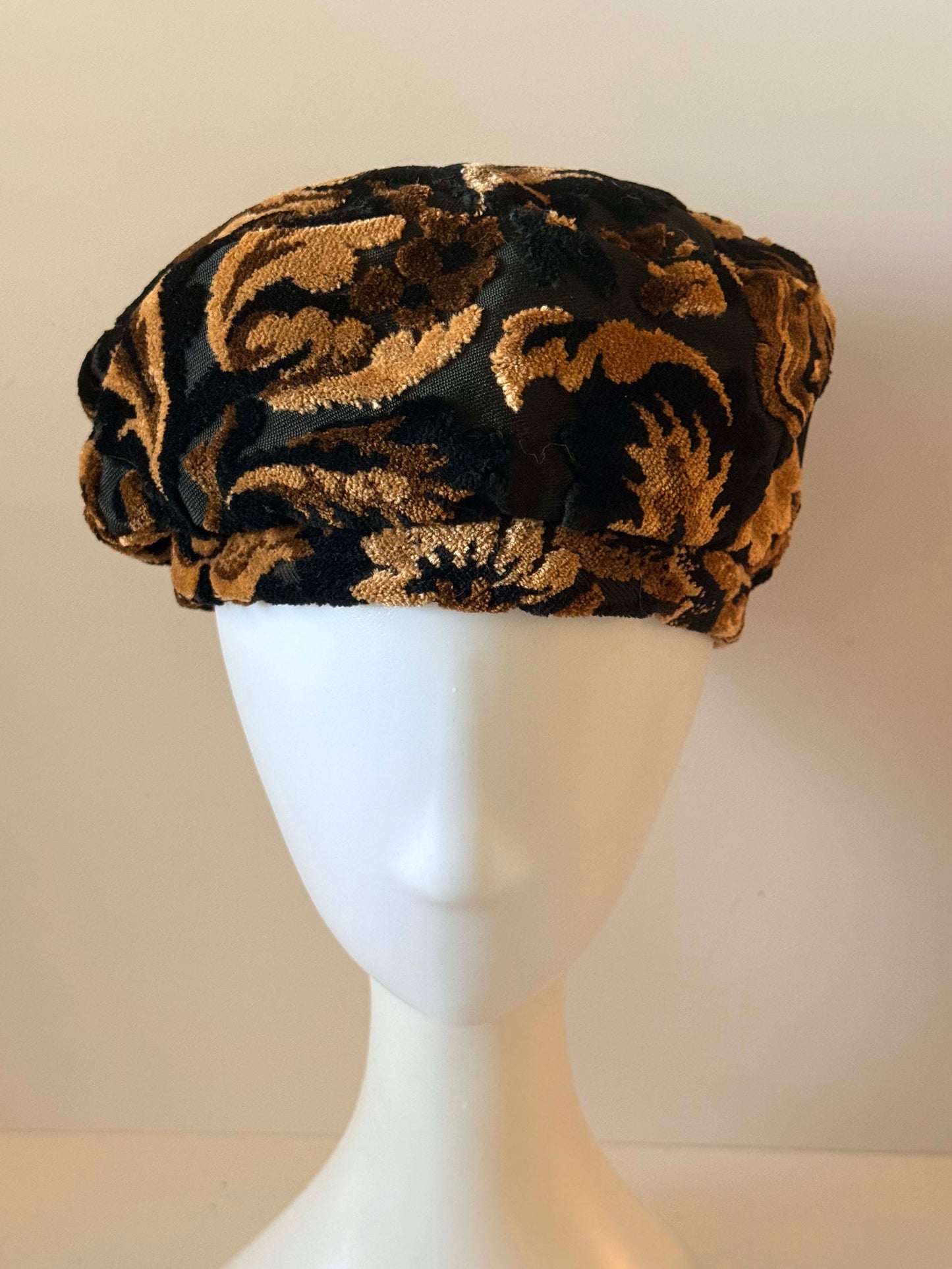 Vintage Black & Gold Velvet Beret Hat | 1960s Burnout Velvet Cap | Textured Floral Beret | Mod Cocktail Hat | Statement Millinery