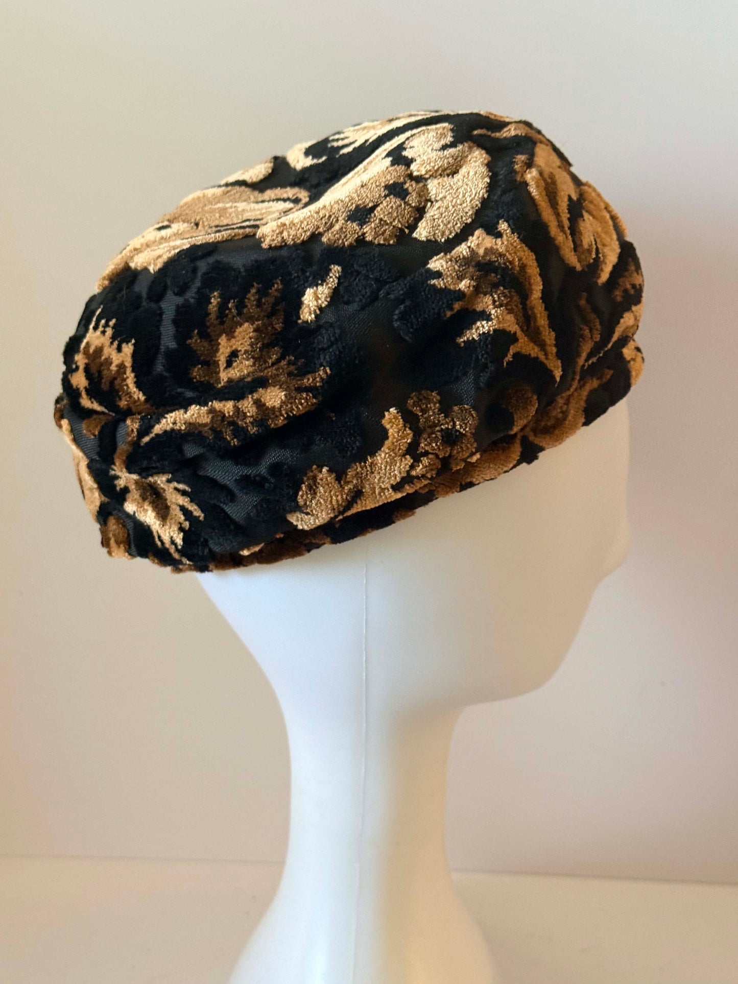 Vintage Black & Gold Velvet Beret Hat | 1960s Burnout Velvet Cap | Textured Floral Beret | Mod Cocktail Hat | Statement Millinery