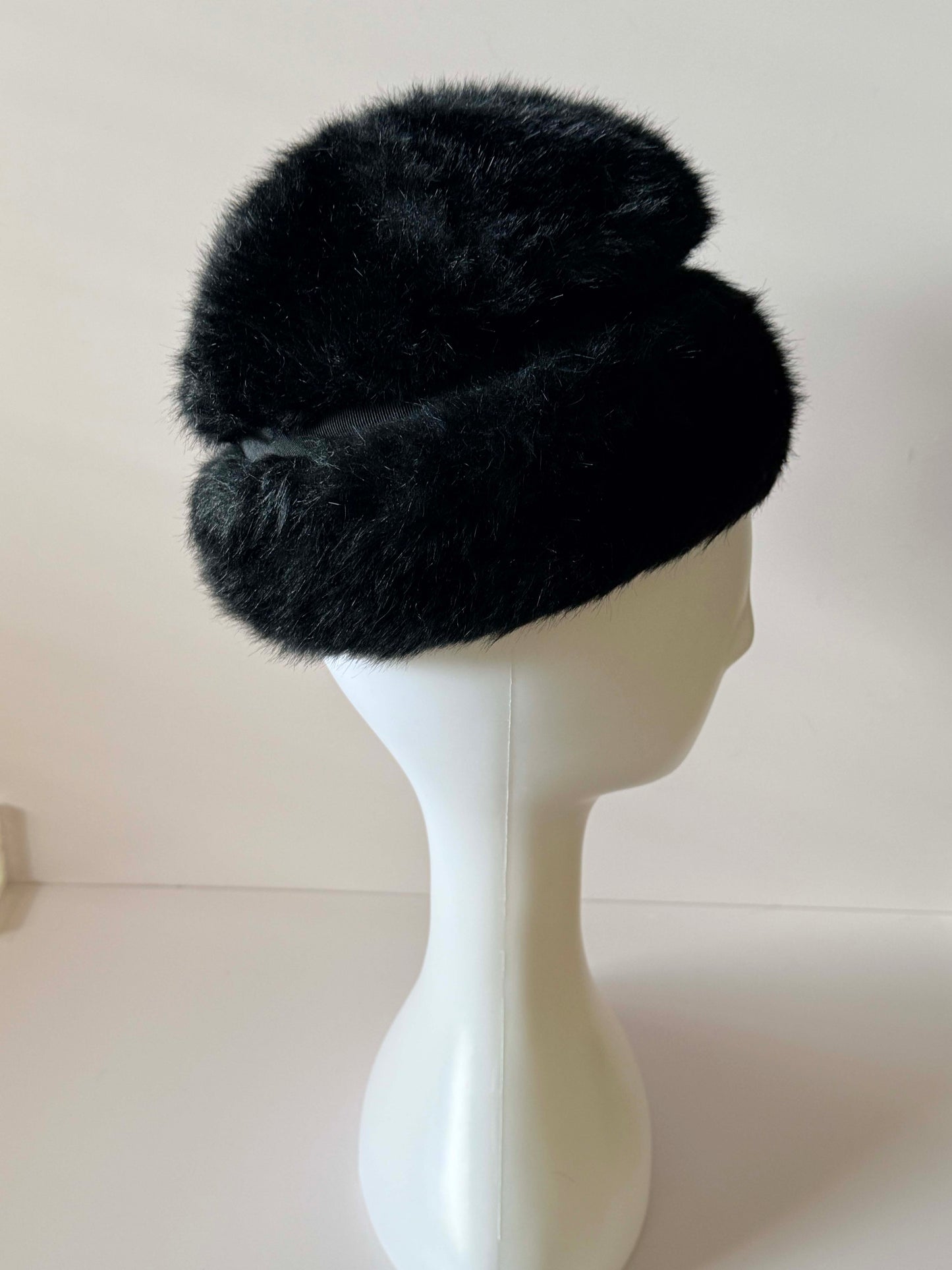 1940s–1960s Vintage Black Fur Hat | Classic Mid-Century Winter Elegance