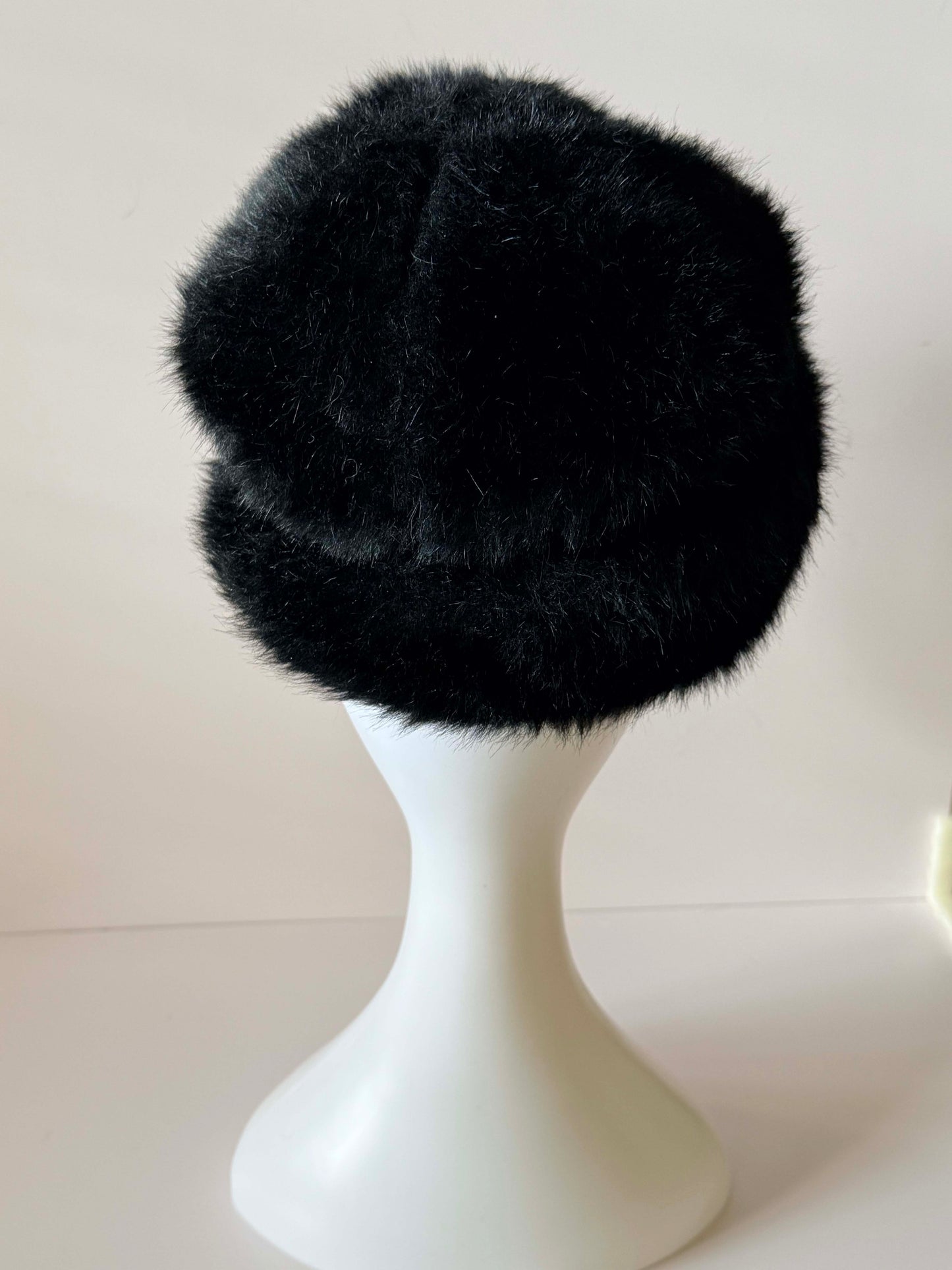 1940s–1960s Vintage Black Fur Hat | Classic Mid-Century Winter Elegance