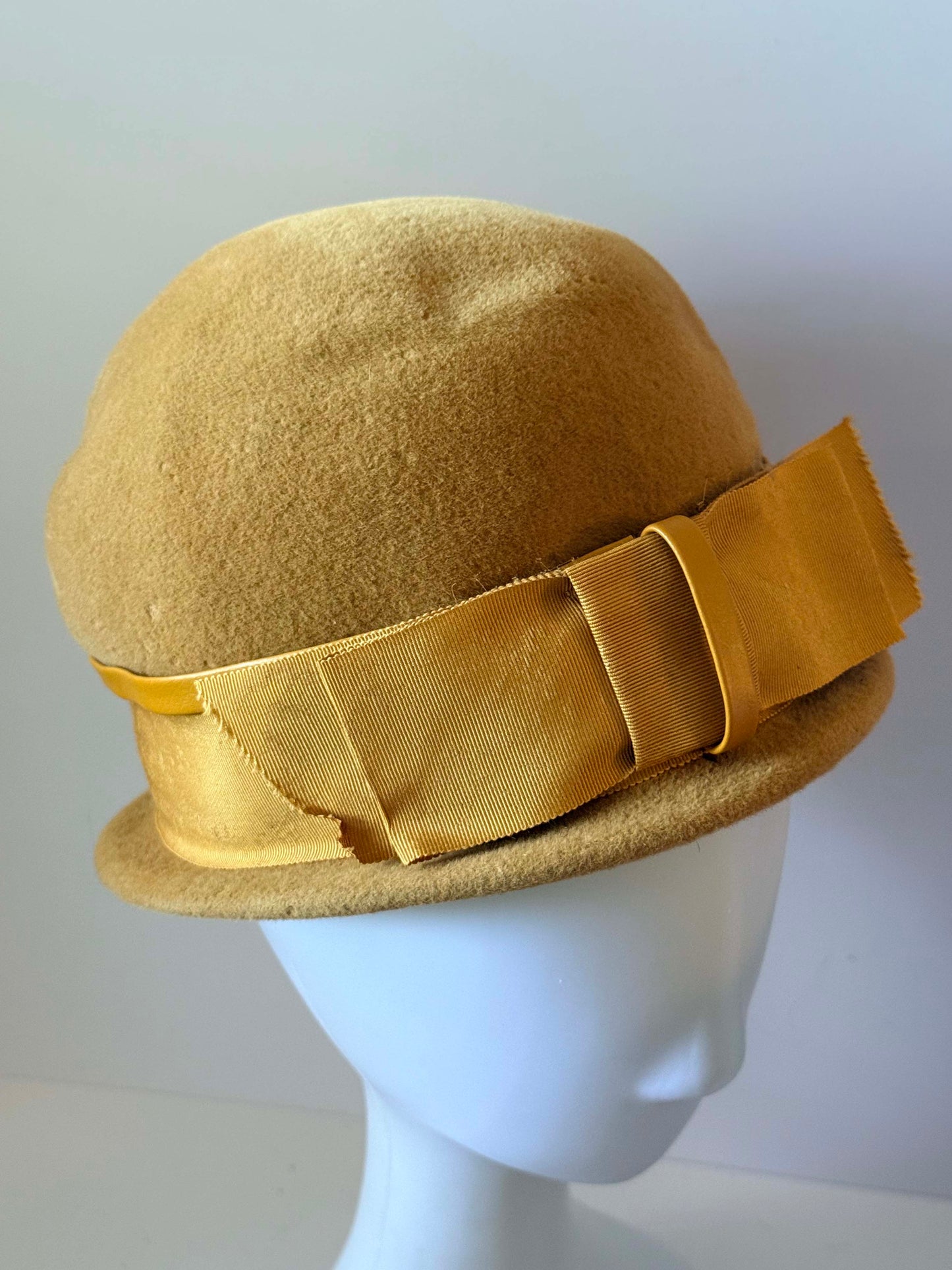 Vintage Robbel Room Velour Cloche Hat | Camel Wool Felt Hat | 1960s Mod Bucket Hat | Classic Neutral Millinery