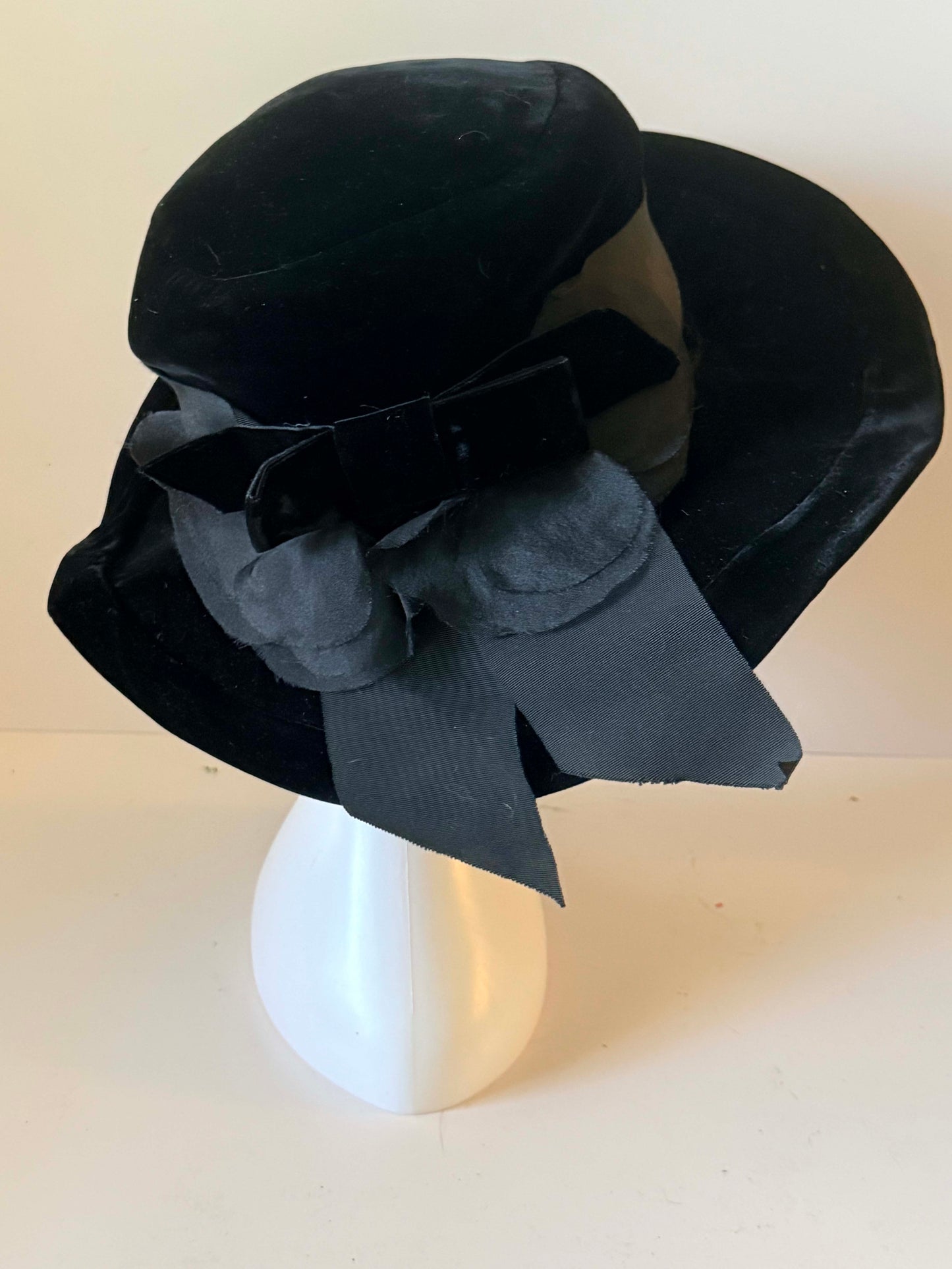 Vintage Dana Original Black Velvet Wide Brim Hat | 1950s Cocktail Hat | Elegant Mid Century Millinery | Black Velvet Dress Hat | Formal Occasion Hat