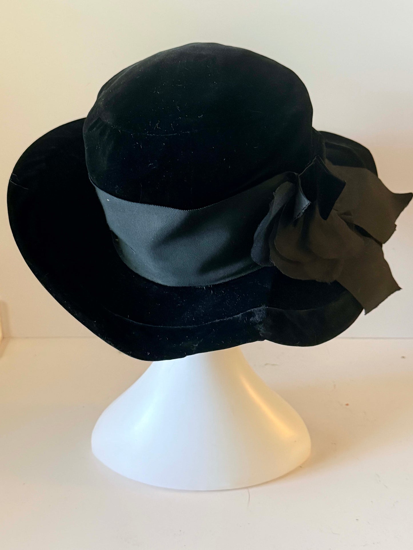 Vintage Dana Original Black Velvet Wide Brim Hat | 1950s Cocktail Hat | Elegant Mid Century Millinery | Black Velvet Dress Hat | Formal Occasion Hat