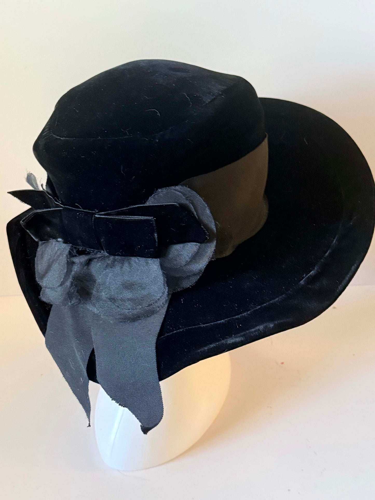 Vintage Dana Original Black Velvet Wide Brim Hat | 1950s Cocktail Hat | Elegant Mid Century Millinery | Black Velvet Dress Hat | Formal Occasion Hat