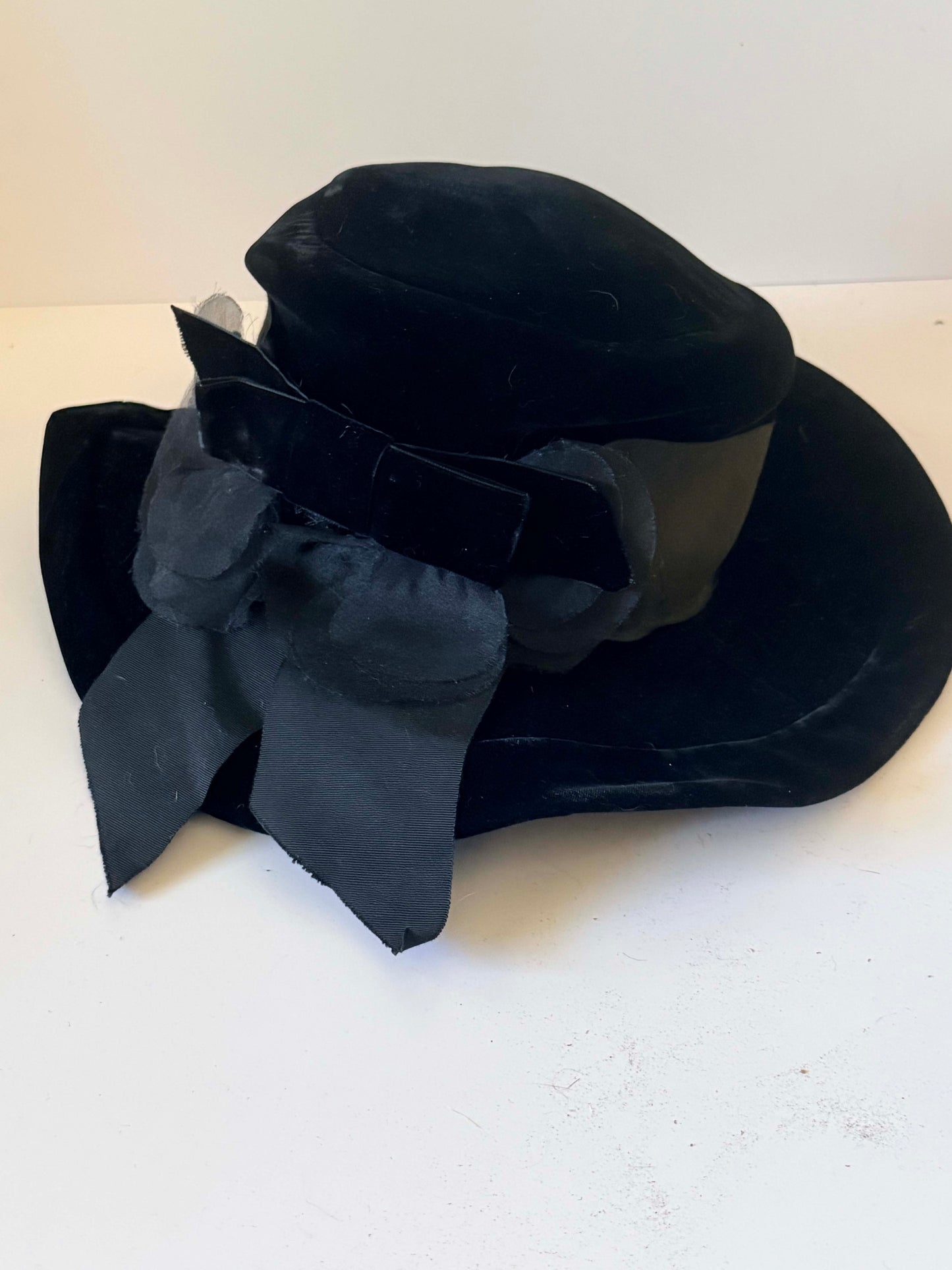 Vintage Dana Original Black Velvet Wide Brim Hat | 1950s Cocktail Hat | Elegant Mid Century Millinery | Black Velvet Dress Hat | Formal Occasion Hat
