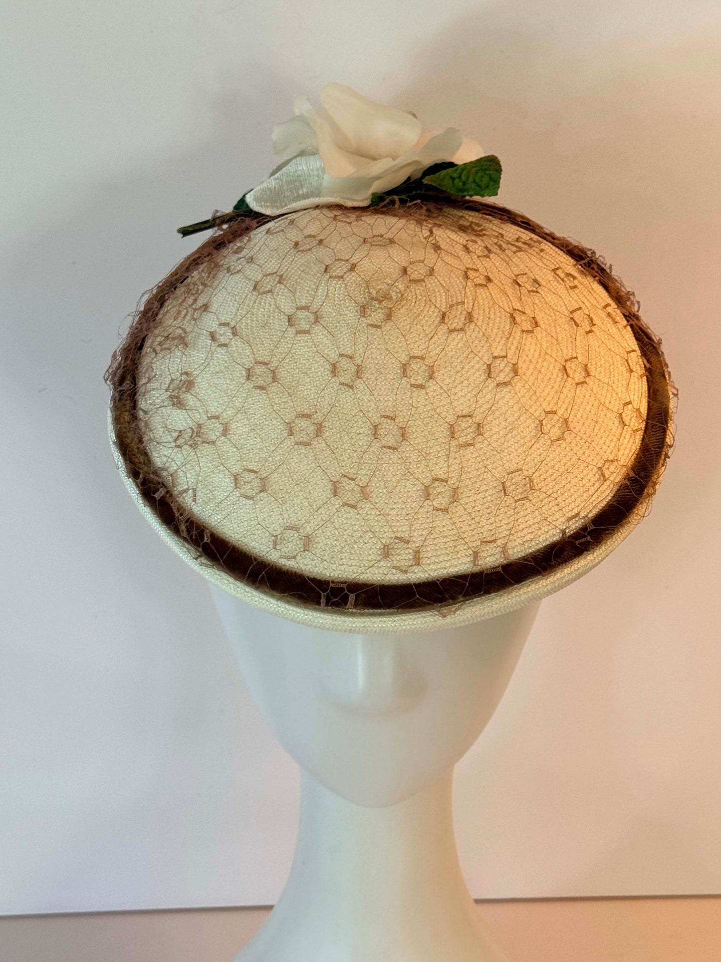 Vintage 1960s Ivory Tilt Hat with Rose & Birdcage Veil | Bridal Fascinator | Elegant Wedding Cocktail Hat