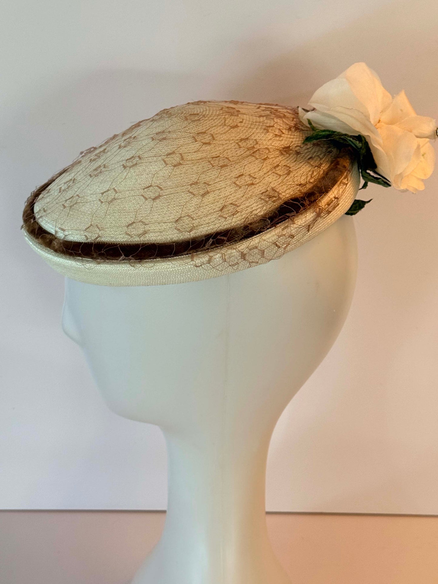Vintage 1960s Ivory Tilt Hat with Rose & Birdcage Veil | Bridal Fascinator | Elegant Wedding Cocktail Hat