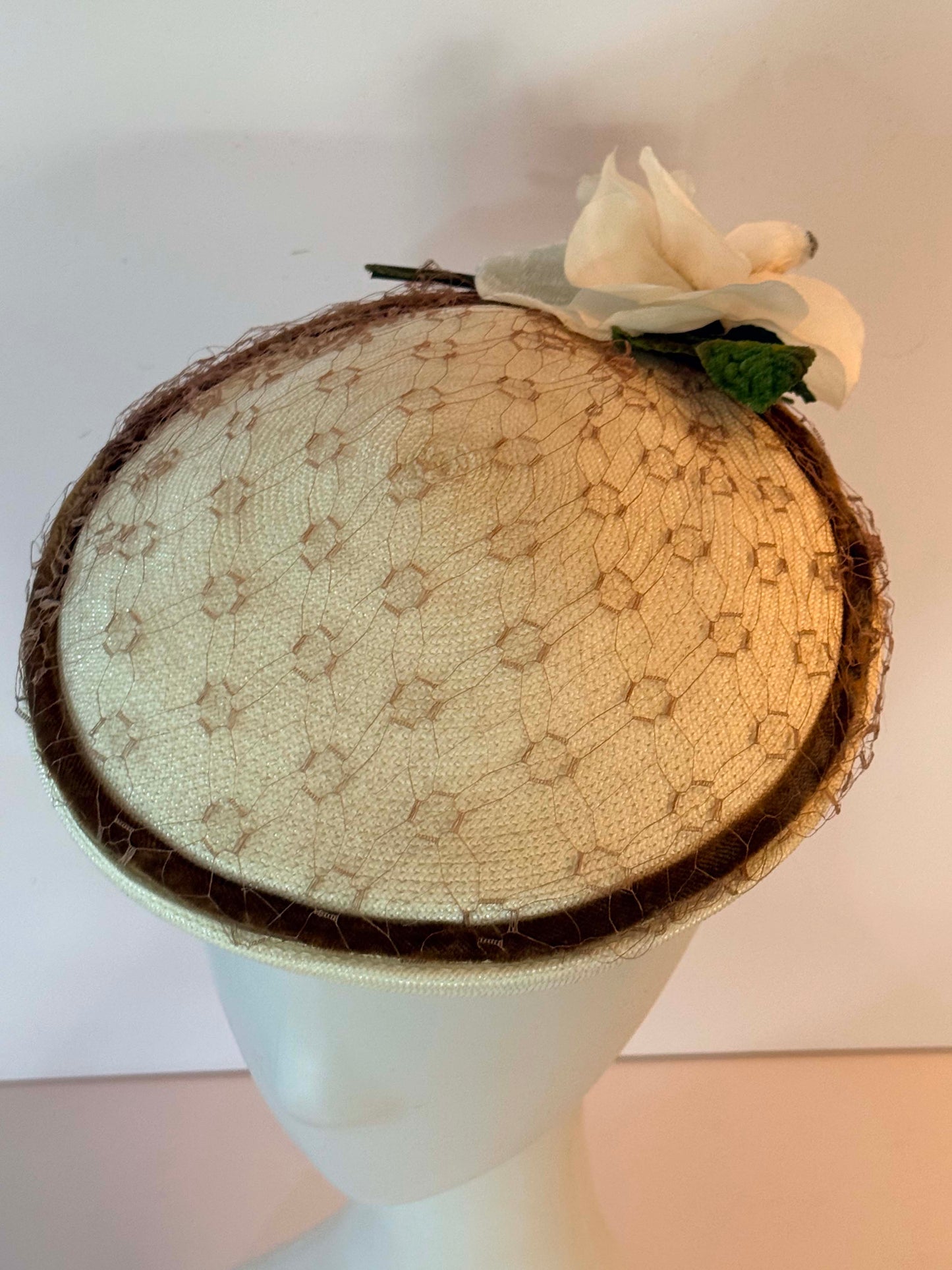 Vintage 1960s Ivory Tilt Hat with Rose & Birdcage Veil | Bridal Fascinator | Elegant Wedding Cocktail Hat