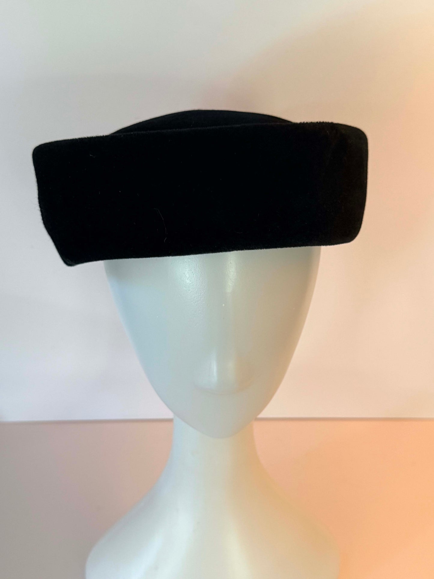 Vintage Roma's Black Velvet Boater Hat | 1950s 1960s Velvet Cocktail Hat | Wide Brim Church Hat | Veil Ready Bridal Hat