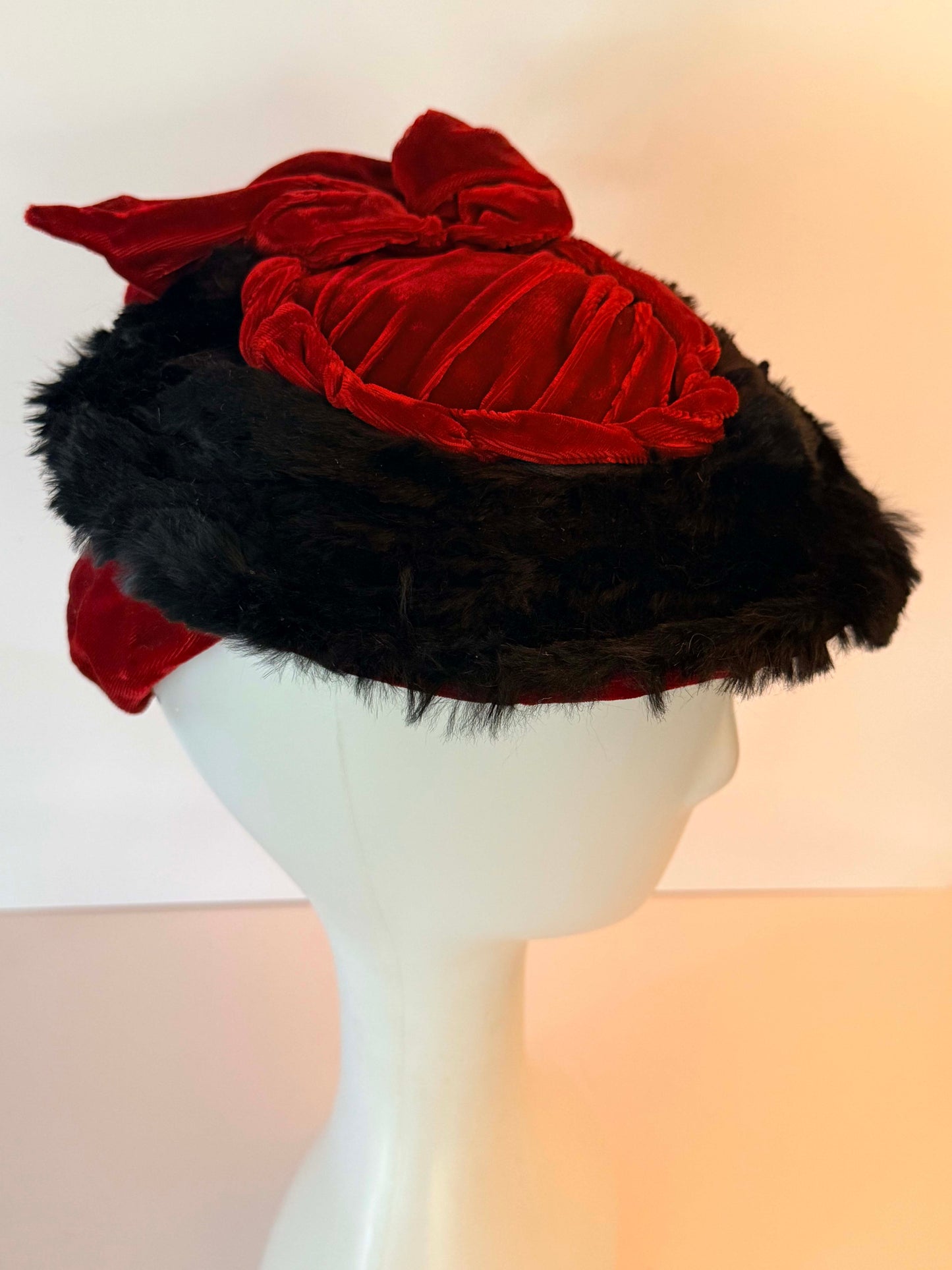 Vintage 1940s Black Fur & Red Velvet Chignon Hat | Norma Mads Millinery | Bun Cover Cocktail Hat | Late 40s Tilt Hat