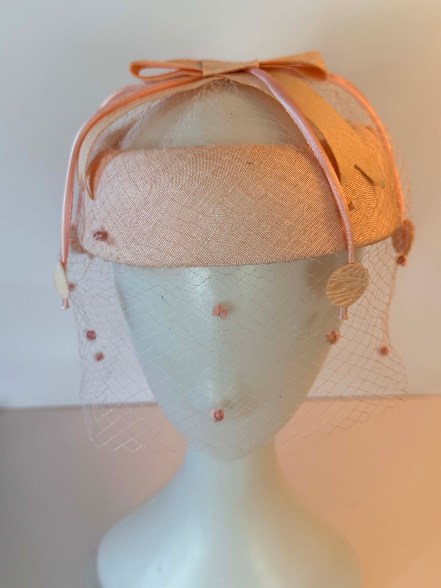 Vintage Blush Pink Veiled Pillbox Hat 1960s Pink Fascinator Bridal Hat Wedding Cocktail Church Easter Tea Party Jackie Kennedy Style