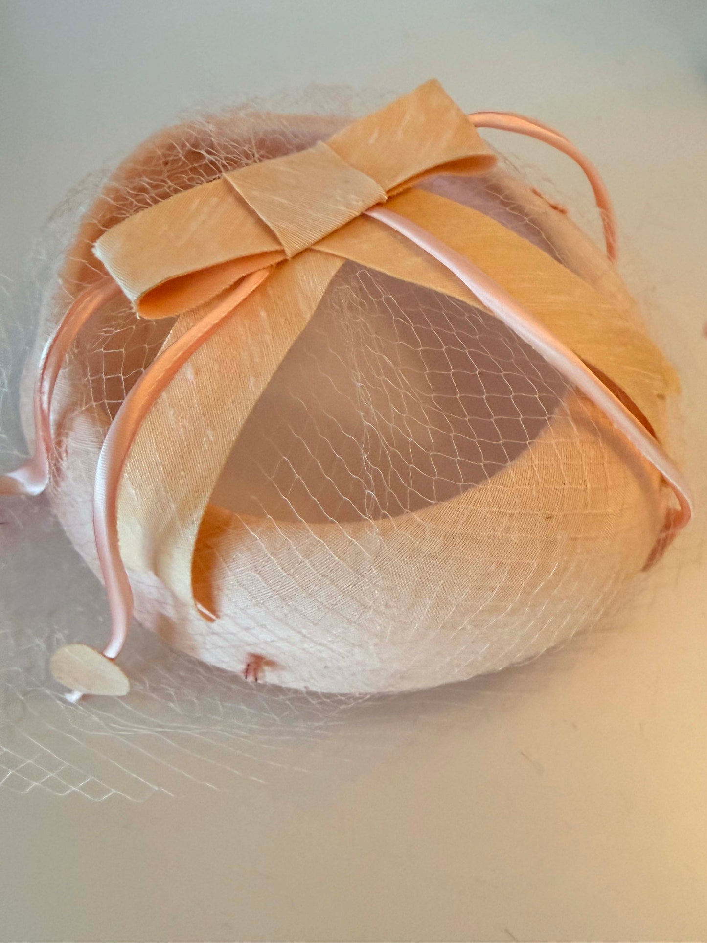 Vintage Blush Pink Veiled Pillbox Hat 1960s Pink Fascinator Bridal Hat Wedding Cocktail Church Easter Tea Party Jackie Kennedy Style