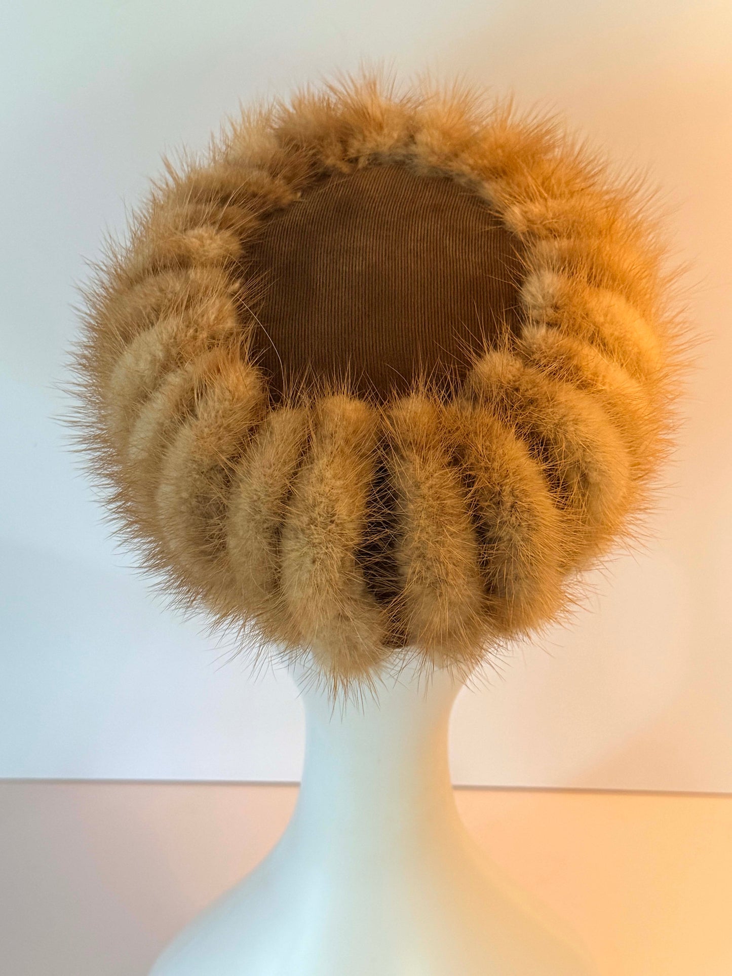 Vintage Mink Fur Halo Hat, 1960s Beige Mink Pillbox Hat, Luxury Fur Cocktail Hat, Winter Wedding Headpiece, Vintage Millinery