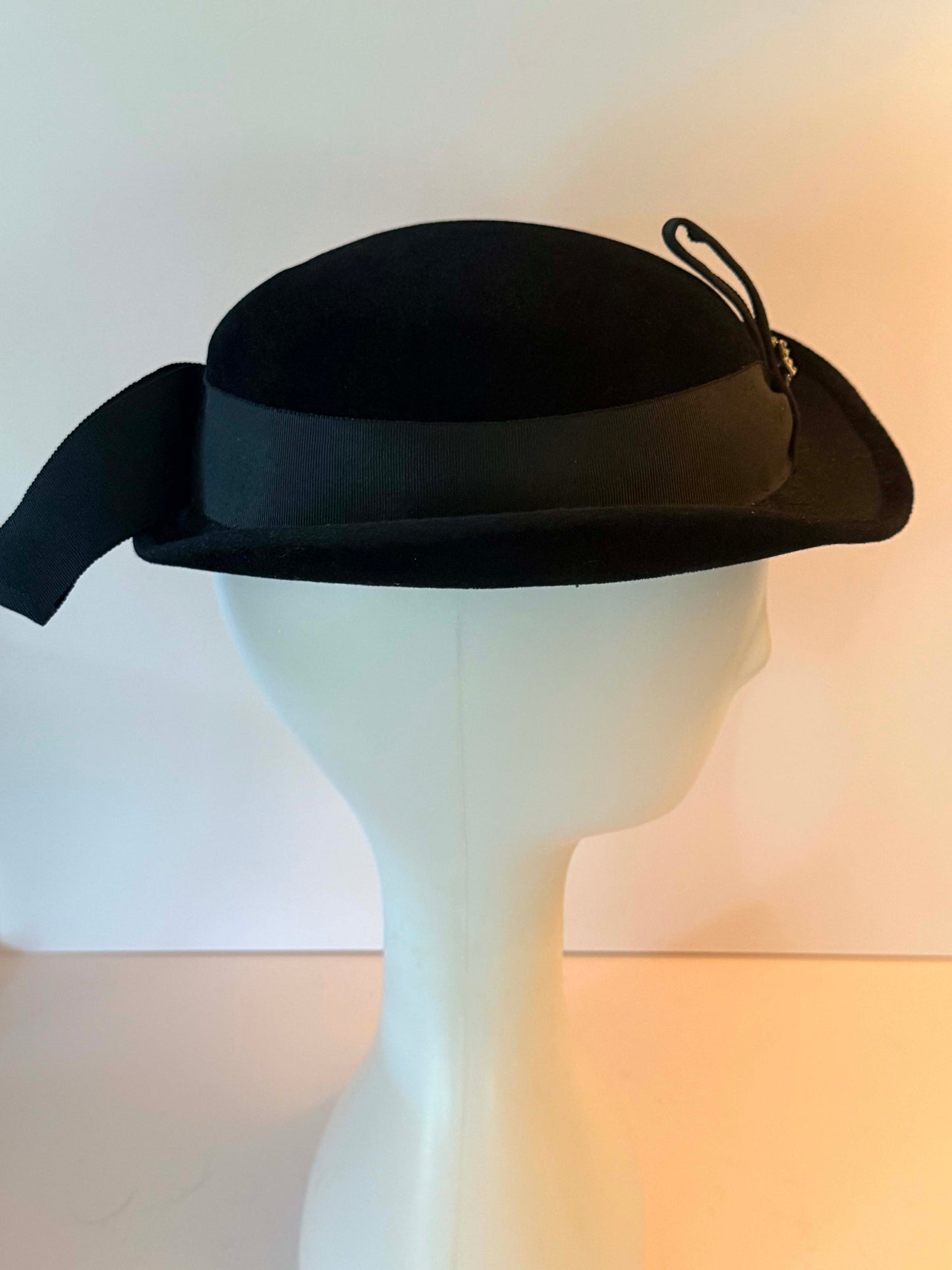 Vintage Black Velour Bowler Hat, Genelli Wool Felt Derby Hat, Rhinestone Star Brooch, Classic Cocktail Hat, Women's Vintage Fedora