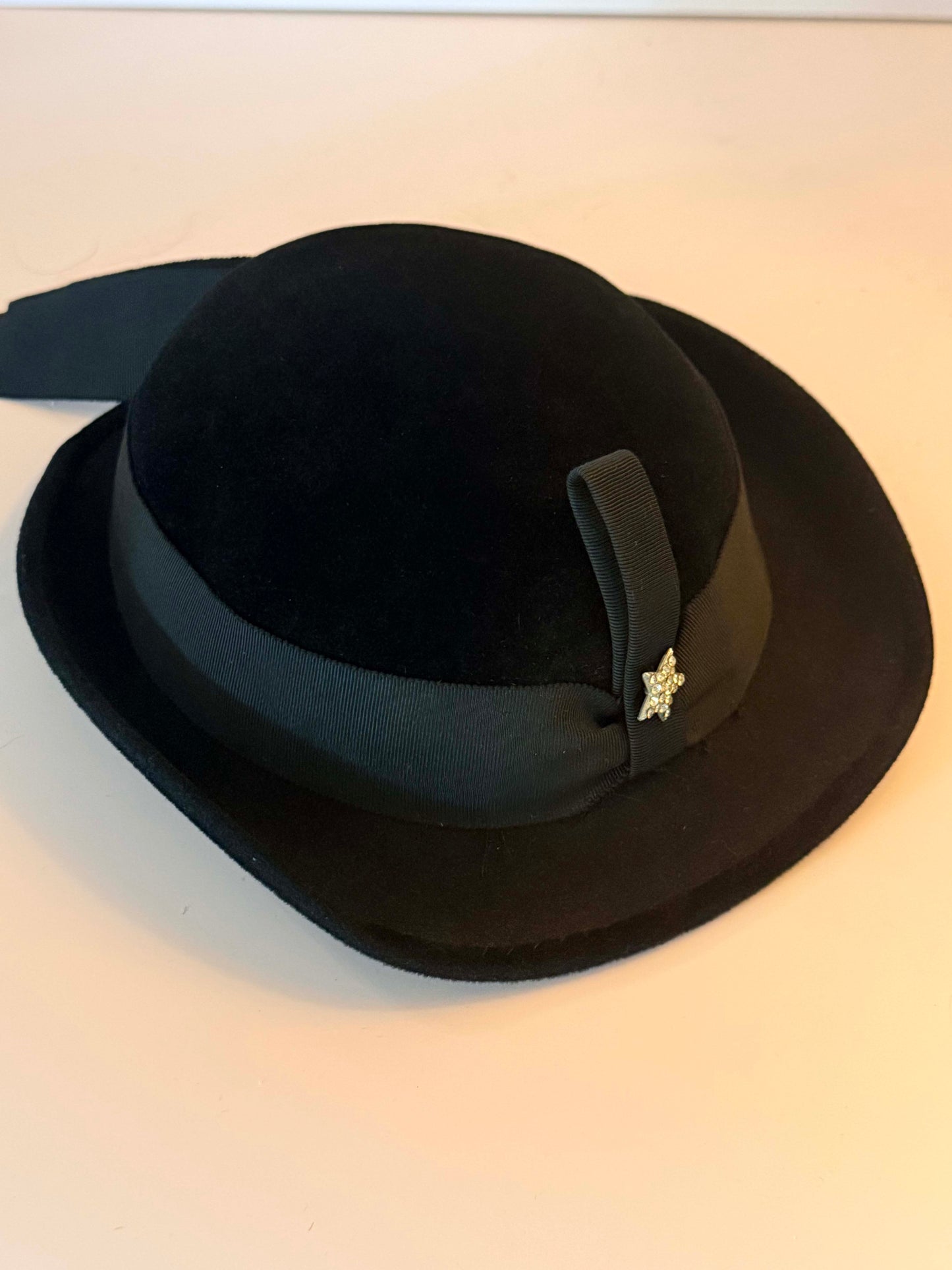 Vintage Black Velour Bowler Hat, Genelli Wool Felt Derby Hat, Rhinestone Star Brooch, Classic Cocktail Hat, Women's Vintage Fedora