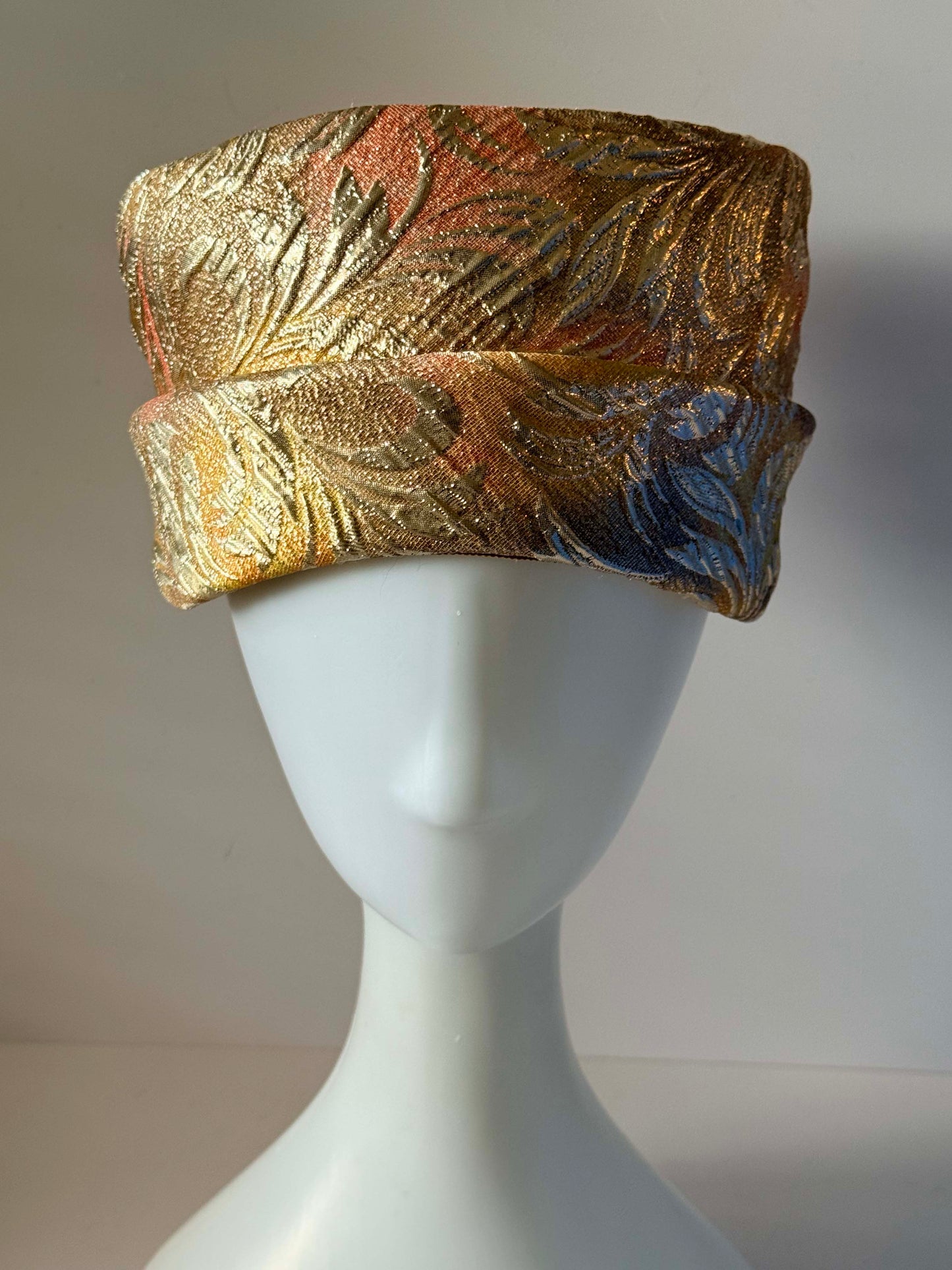 Vintage Dorie's Designed Metallic Brocade Pillbox Hat, 1960s Gold Cocktail Hat, Champagne Brocade Hat, Mid Century Millinery, Wedding Guest Hat, Formal Vintage Hat