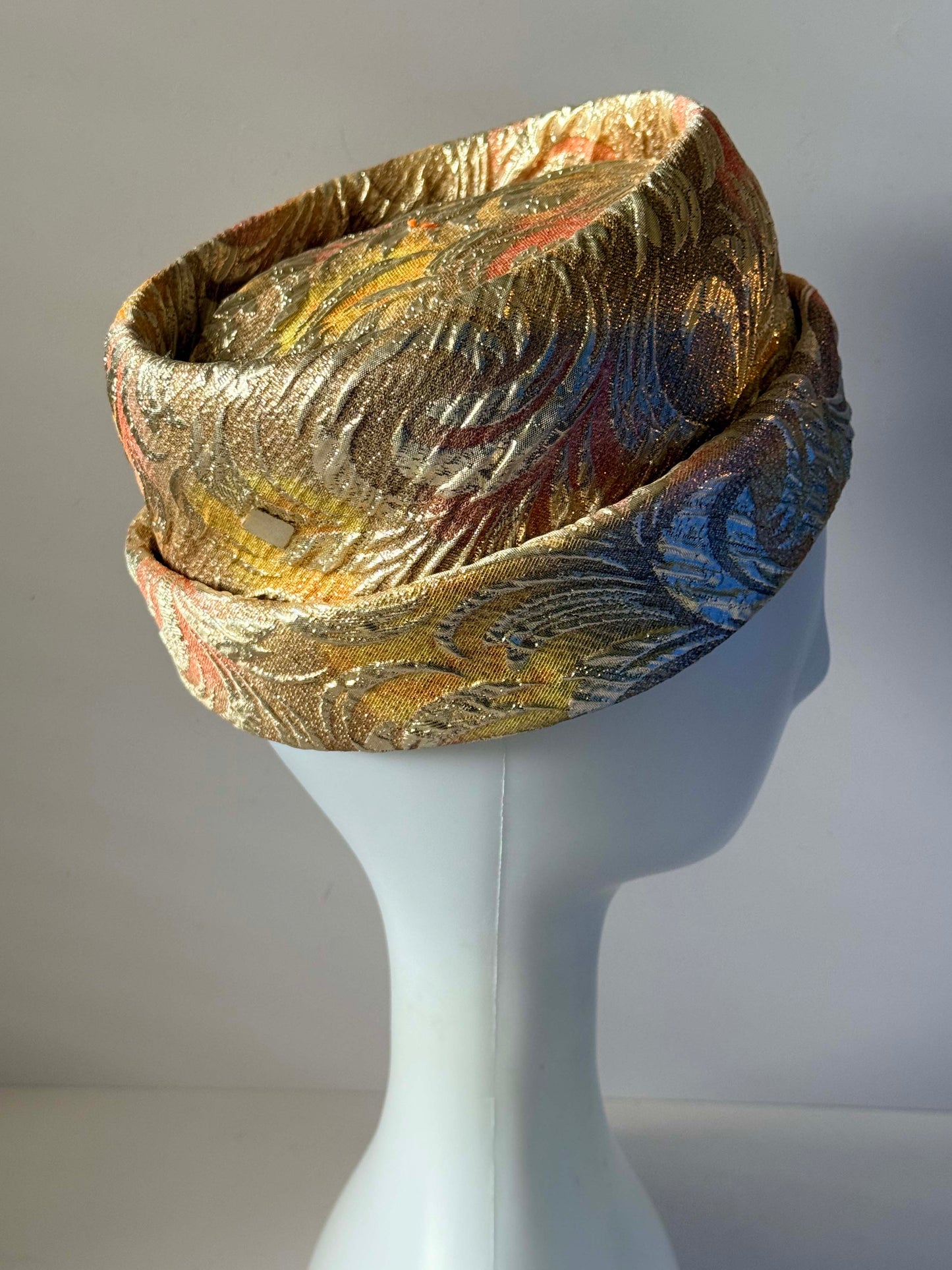 Vintage Dorie's Designed Metallic Brocade Pillbox Hat, 1960s Gold Cocktail Hat, Champagne Brocade Hat, Mid Century Millinery, Wedding Guest Hat, Formal Vintage Hat