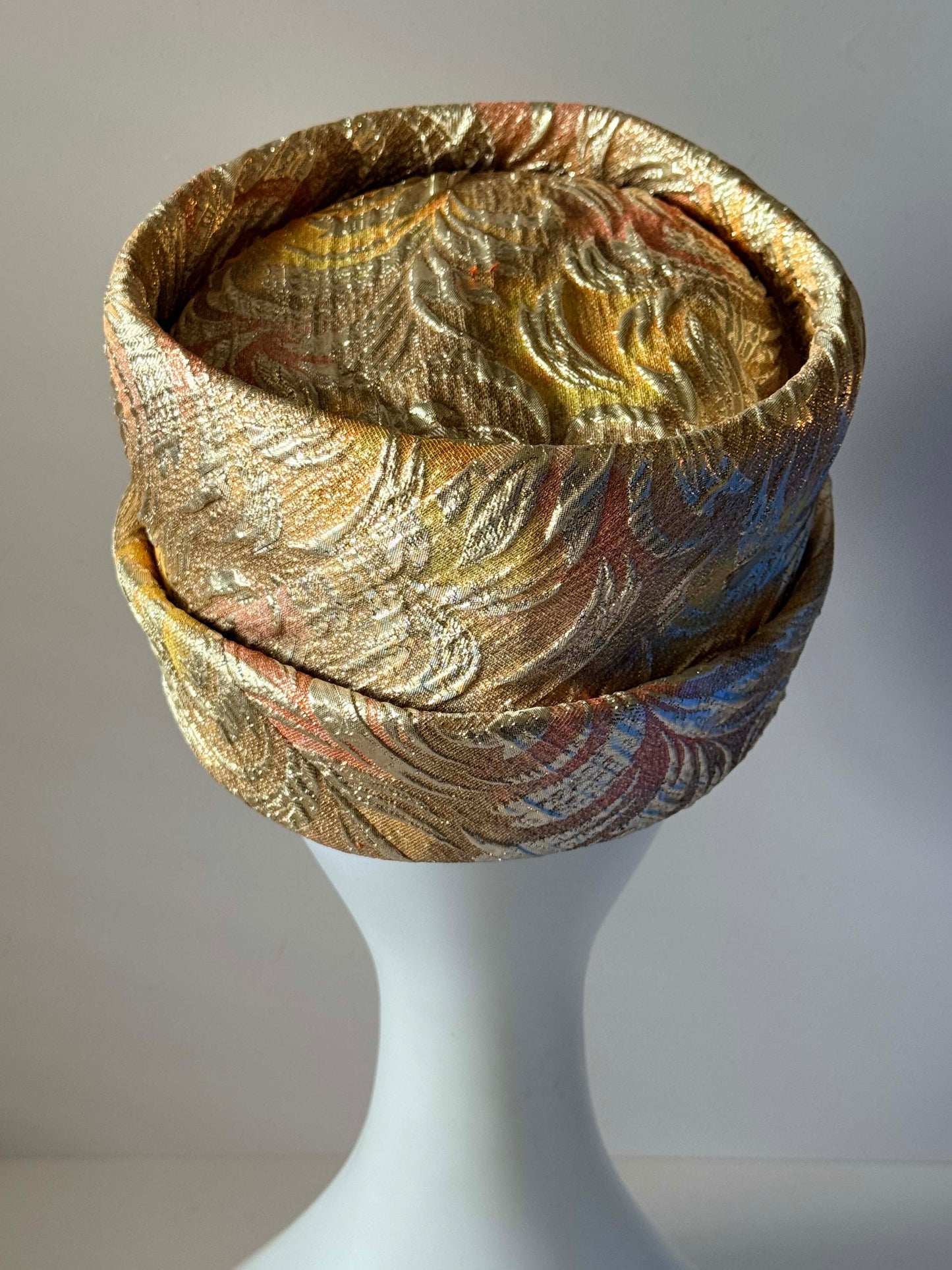 Vintage Dorie's Designed Metallic Brocade Pillbox Hat, 1960s Gold Cocktail Hat, Champagne Brocade Hat, Mid Century Millinery, Wedding Guest Hat, Formal Vintage Hat