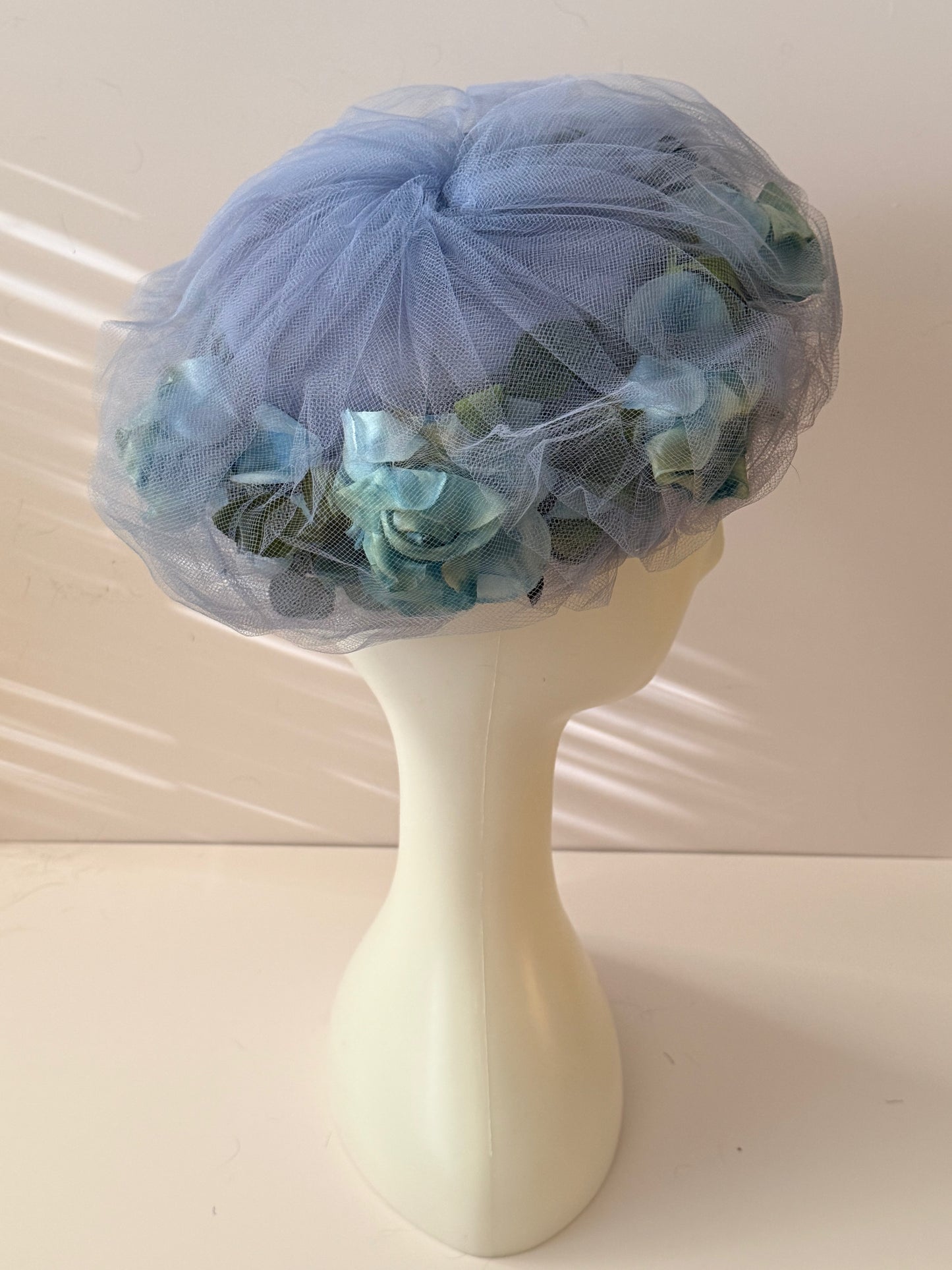 1960s Periwinkle Blue Tulle Floral Hat – Vintage Lavender Mid Century Dress Hat