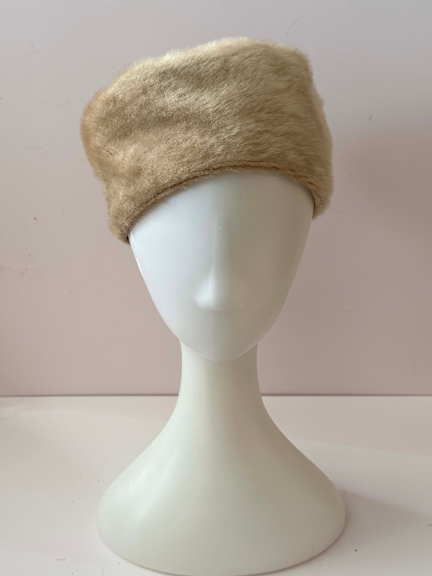 1950s - 1960s Cream Camel Faux Fur Hat – Vintage Mid Century Winter Faux Fur Pillbox