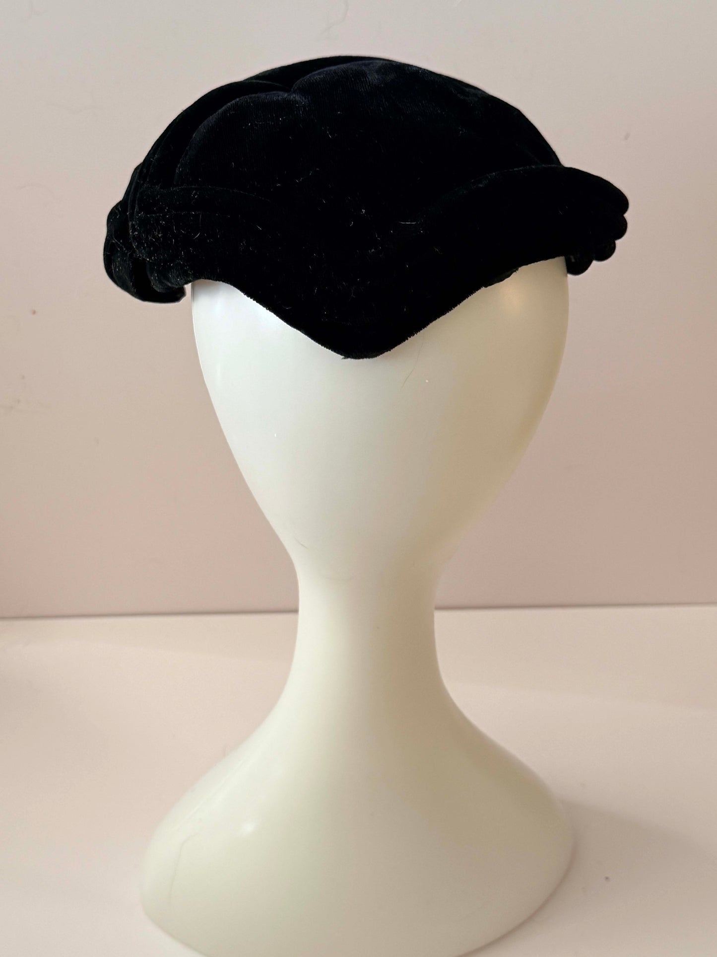 Vintage Black Velvet Rhinestone Fascinator Hat – 1940s -1950s Sculpted Audrey Hepburn Style Hat – Classic Old Hollywood