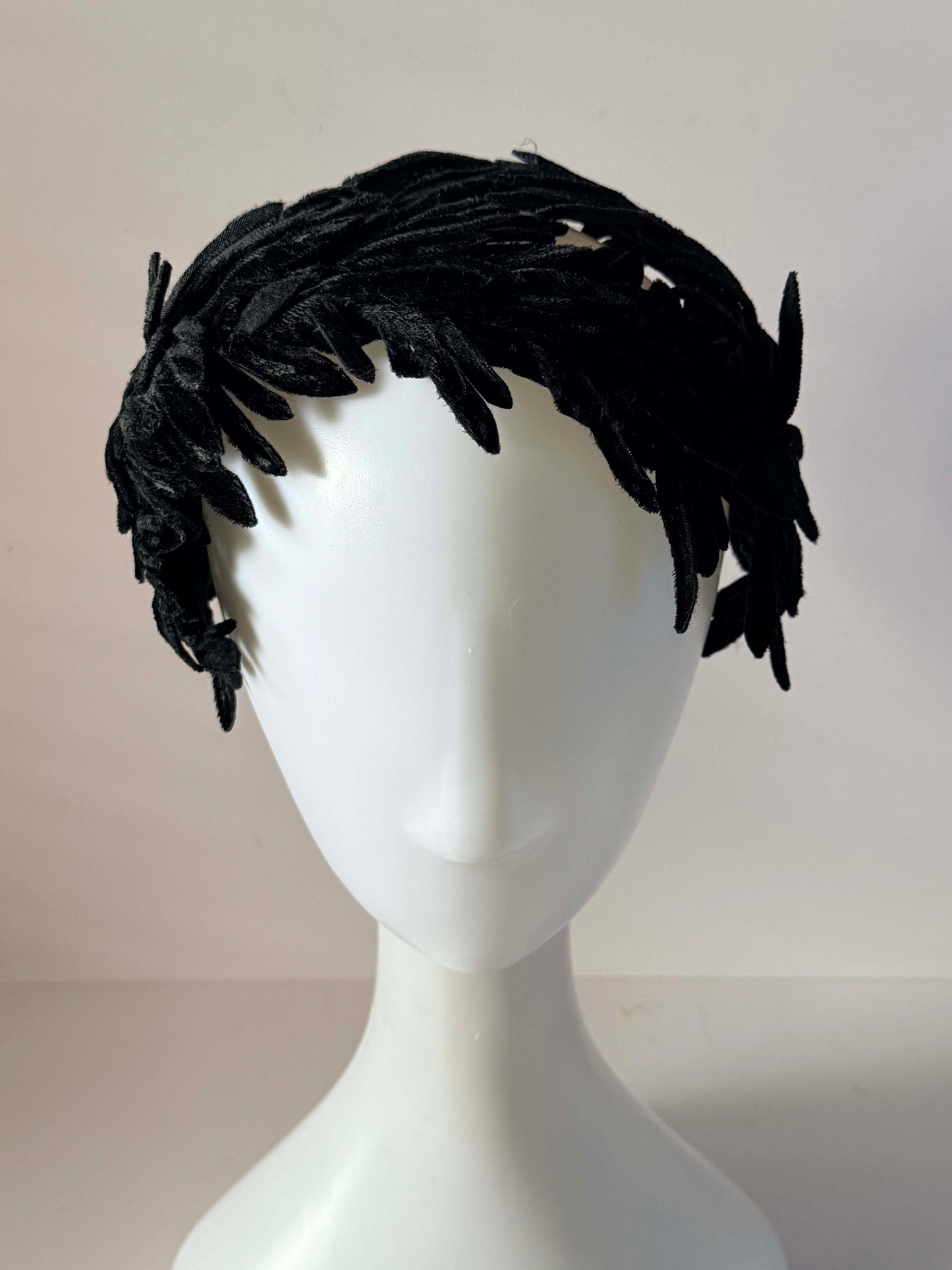 1950s Black Velvet Leaf Halo Hat Vintage Sculptural Cocktail Headpiece Mid Century Fascinator