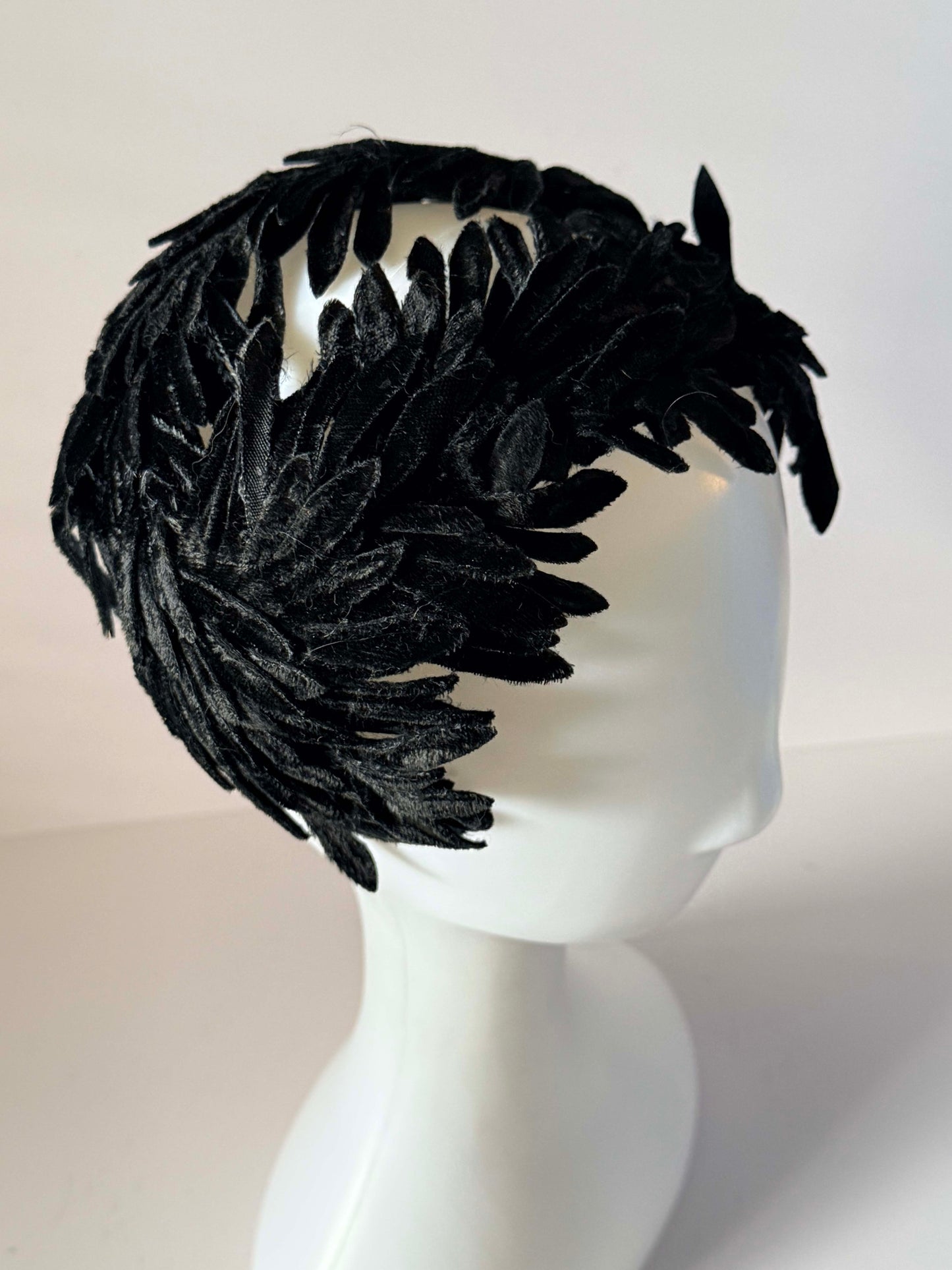 1950s Black Velvet Leaf Halo Hat Vintage Sculptural Cocktail Headpiece Mid Century Fascinator