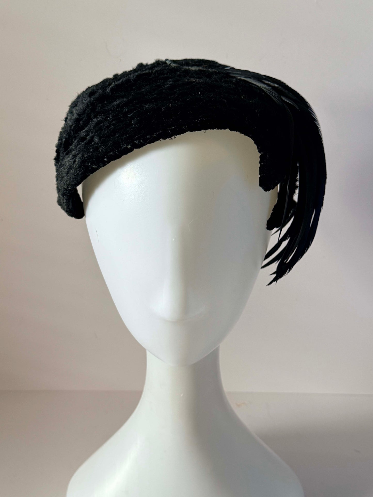 Vintage Black Feather Halo Hat, Betmar Vintage Hat, Sculptural Cocktail Headpiece, 1950s Feather Fascinator, Gothic Bridal Hat, Elegant Vintage Millinery